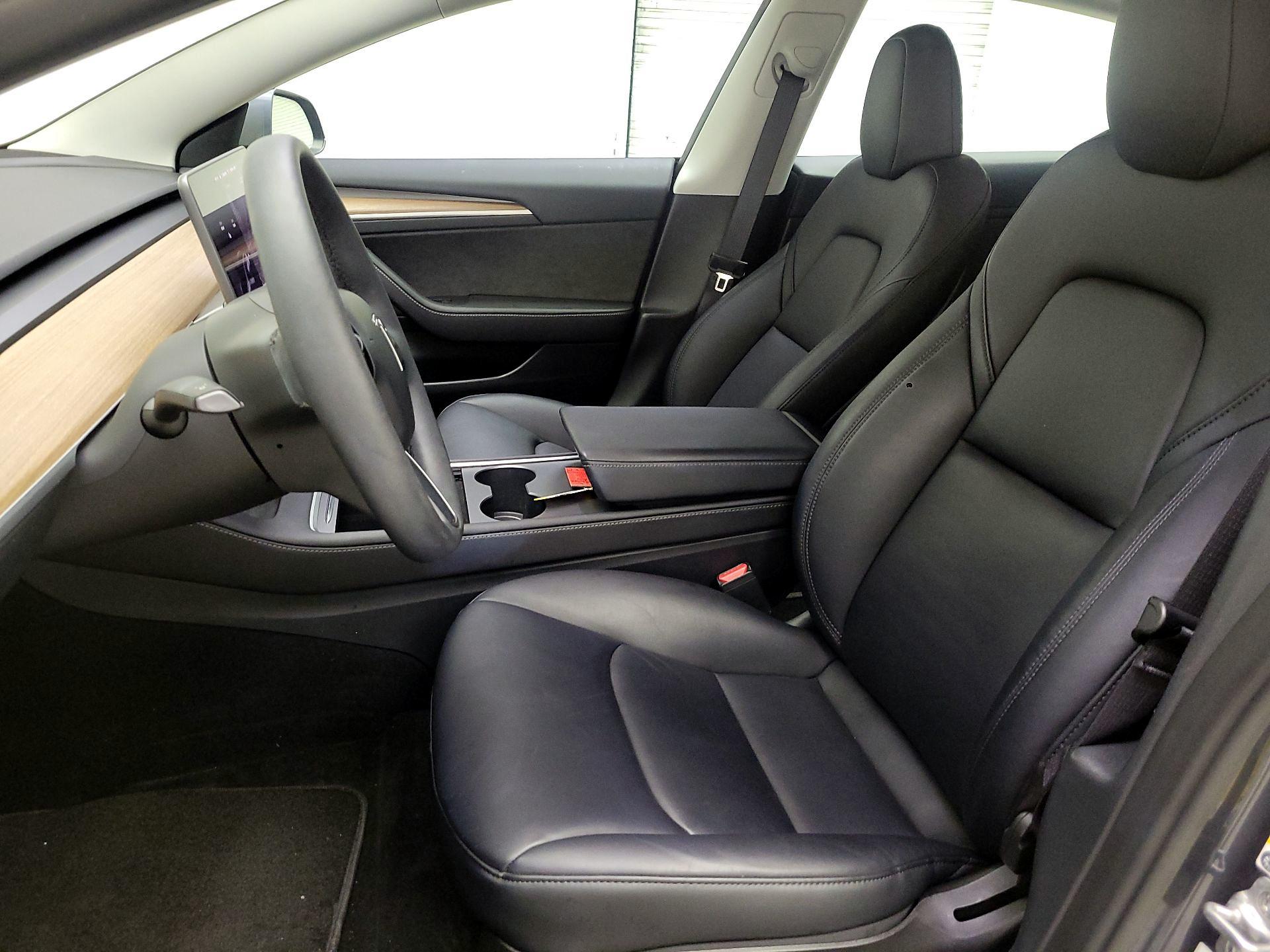 Thumbnail: 2023 Tesla Model 3 - 11