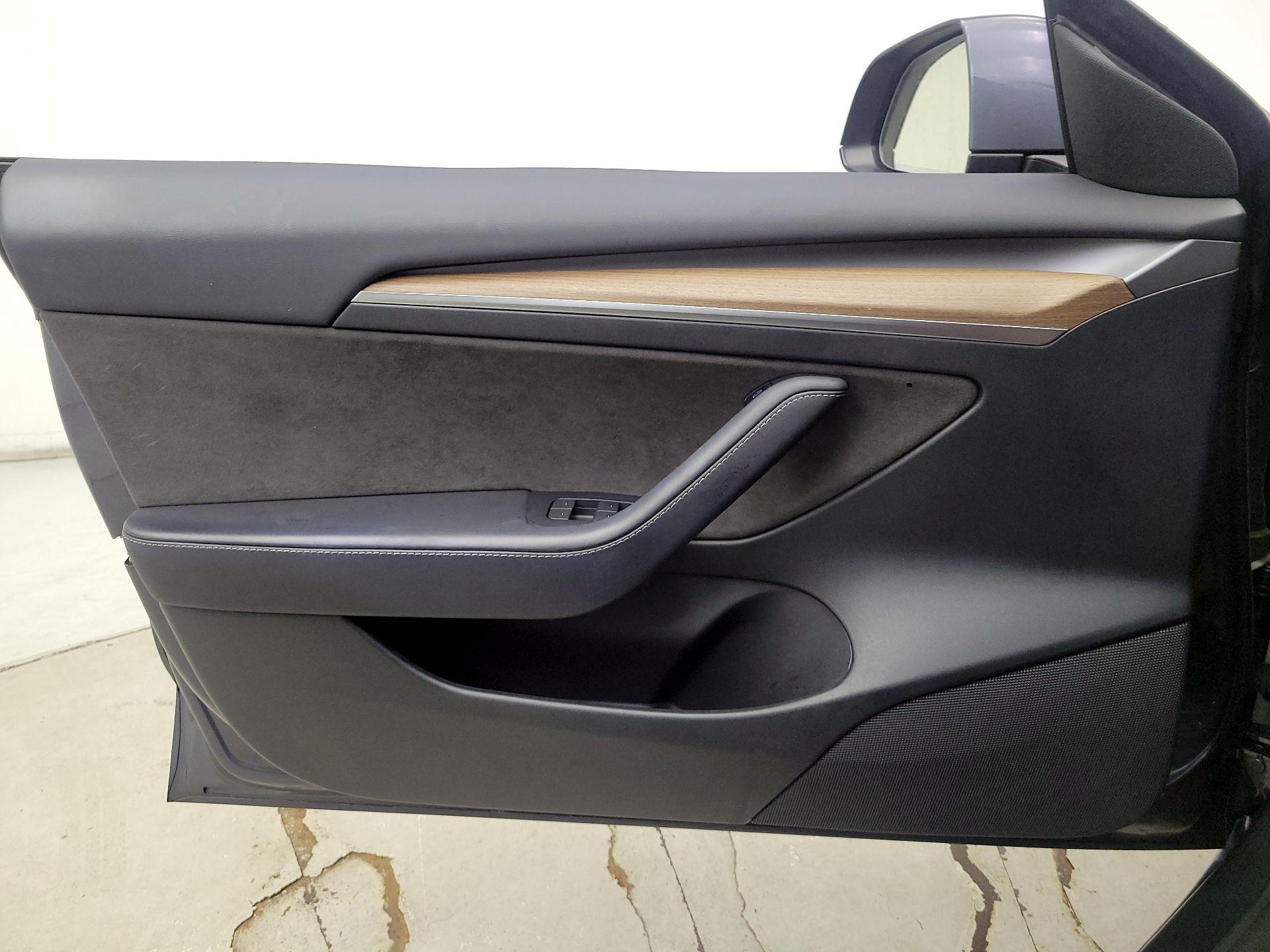 Thumbnail: 2023 Tesla Model 3 - 12