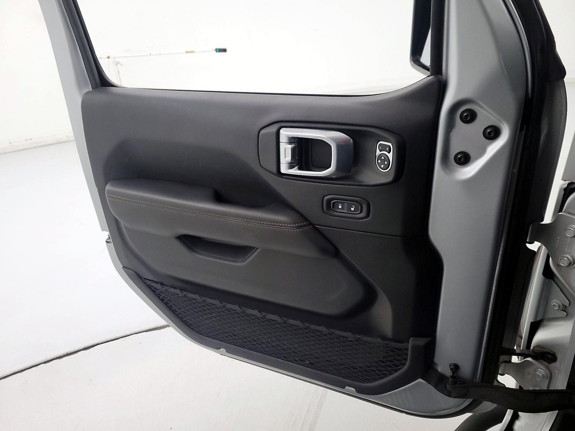 Thumbnail: 2023 Jeep Gladiator - 12