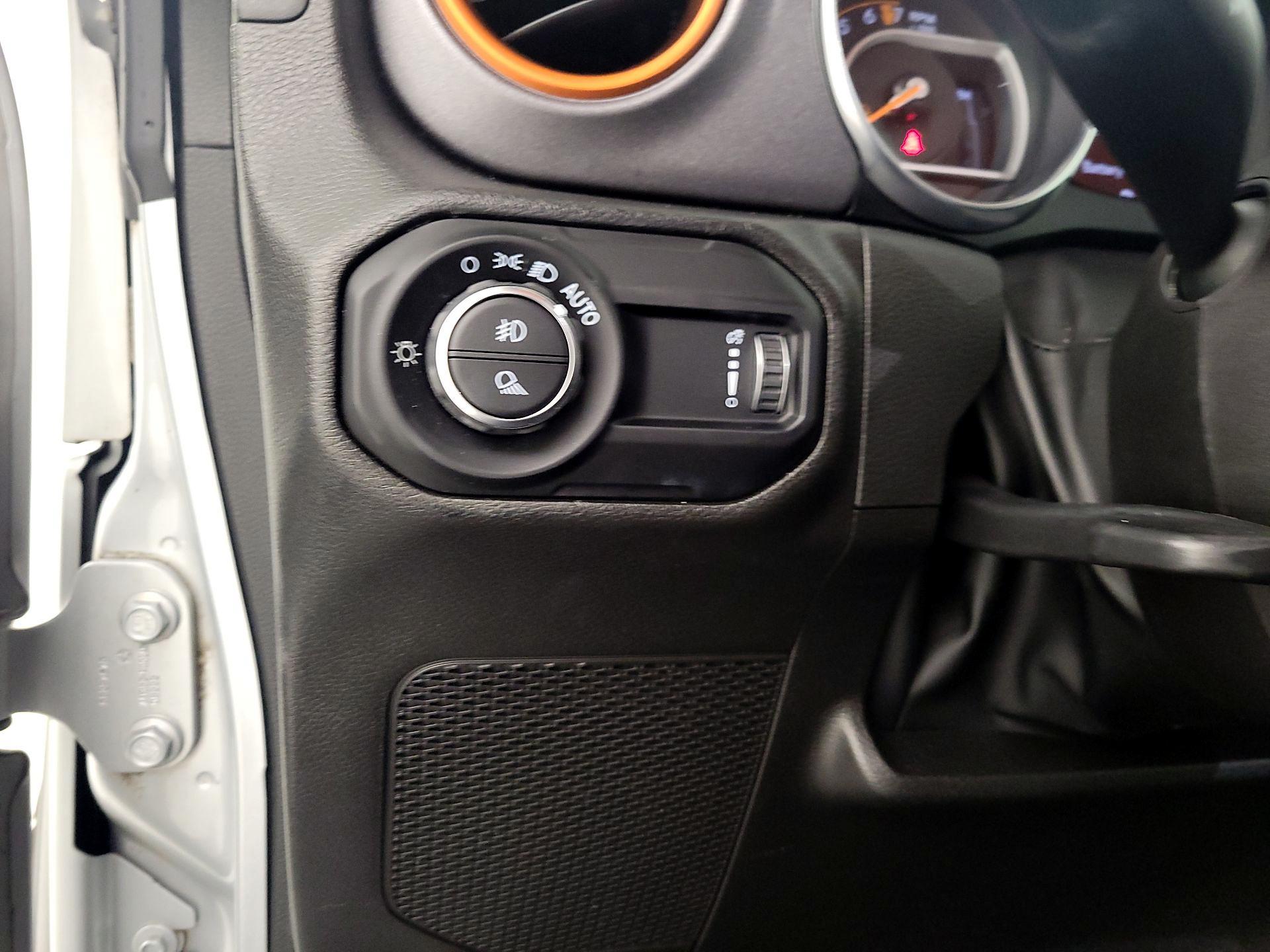 Thumbnail: 2023 Jeep Gladiator - 13