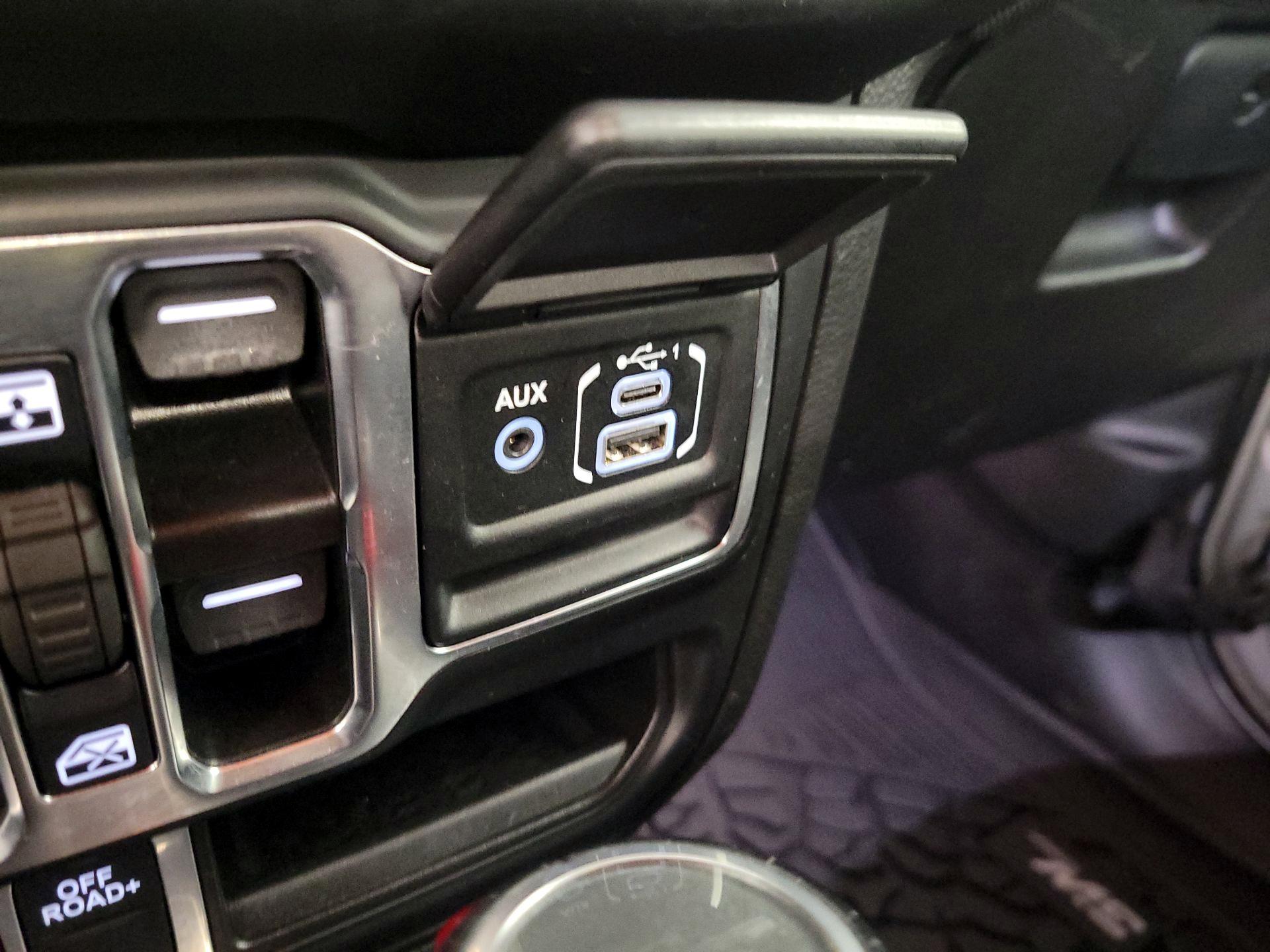 Thumbnail: 2023 Jeep Gladiator - 19