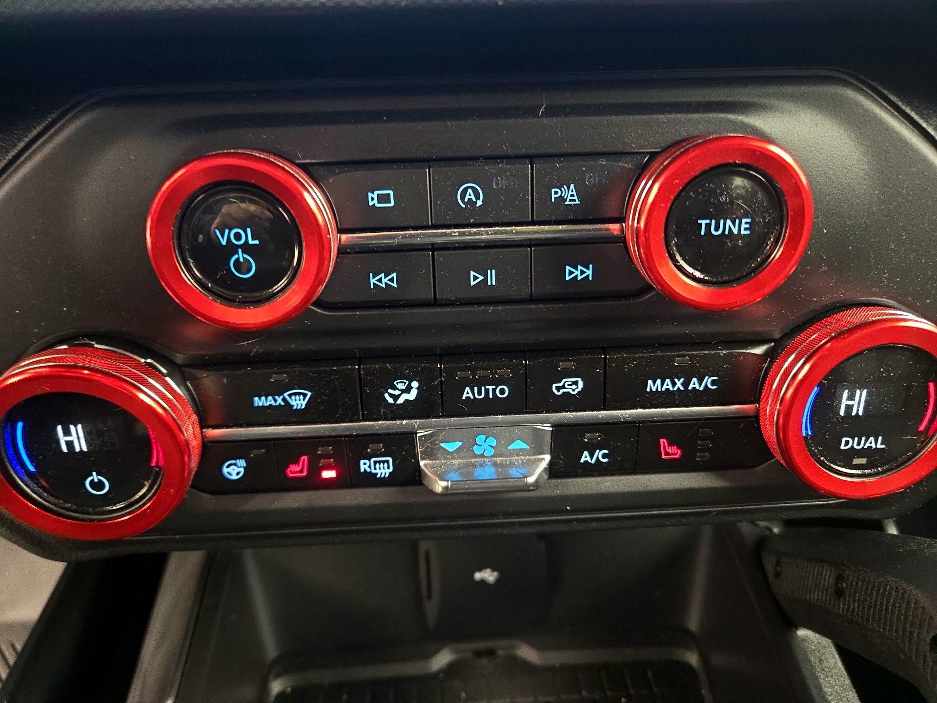 Thumbnail: 2024 Ford Bronco - 17