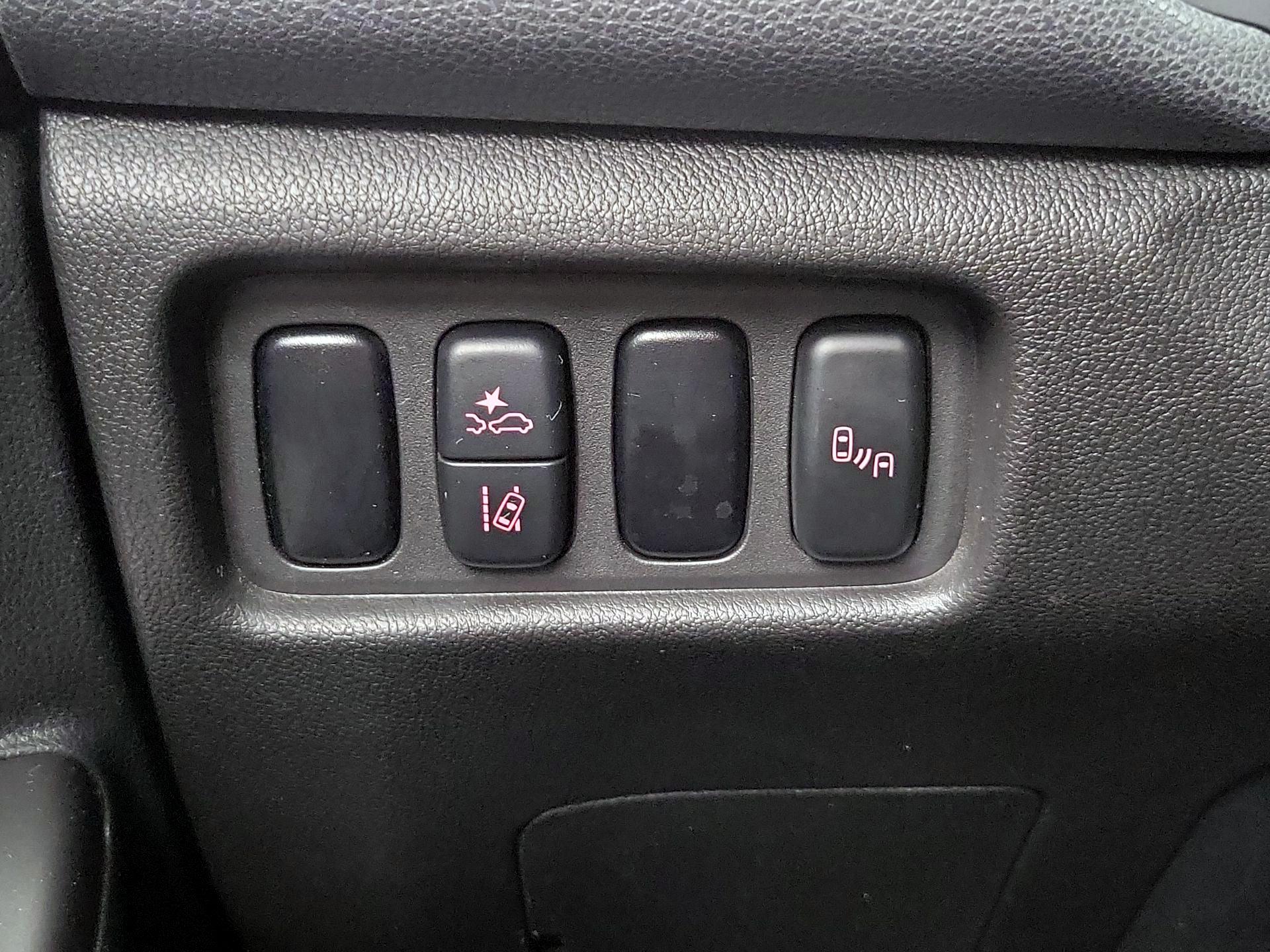 Thumbnail: 2023 Mitsubishi Outlander Sport - 13