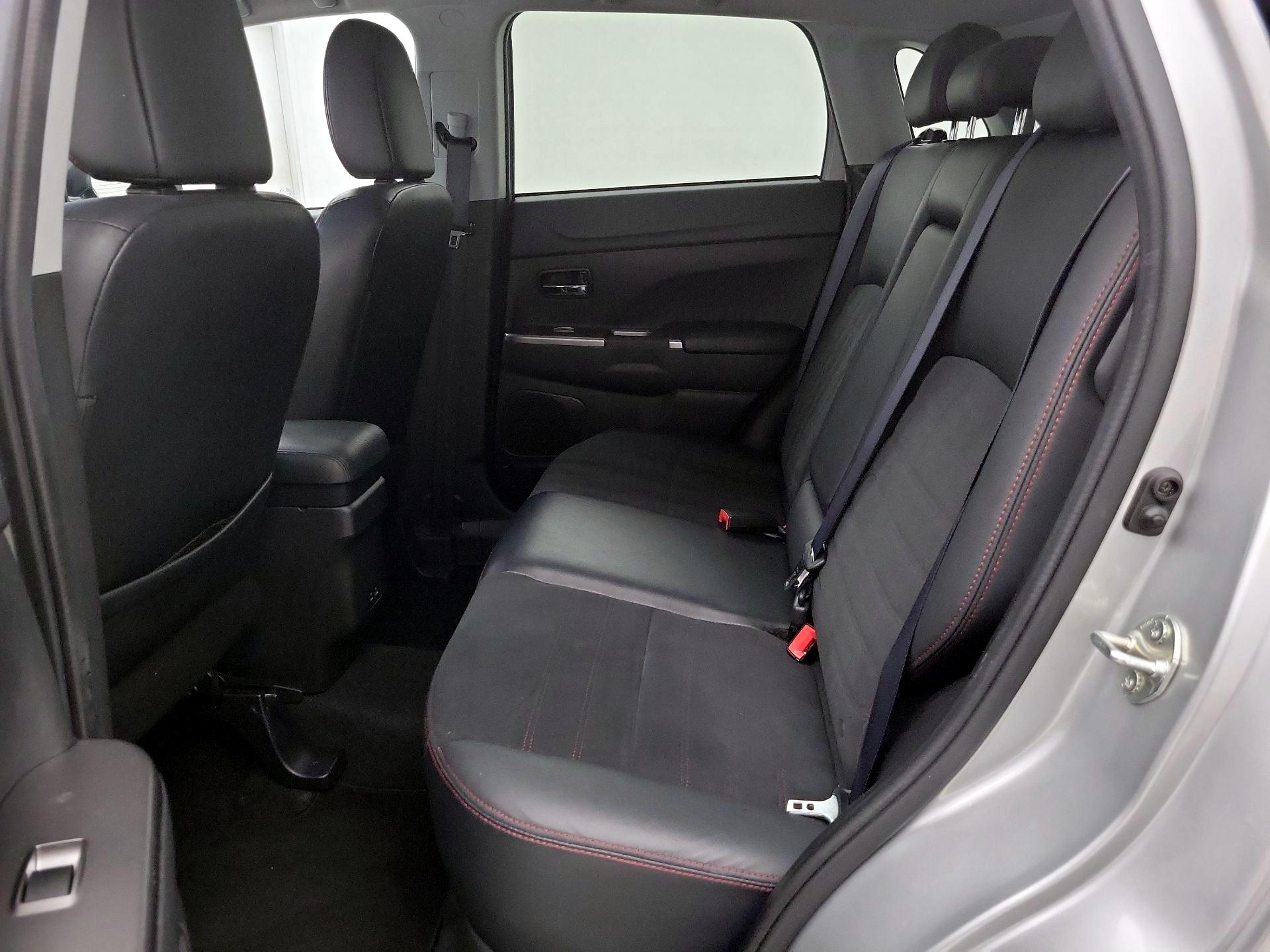 Thumbnail: 2023 Mitsubishi Outlander Sport - 19