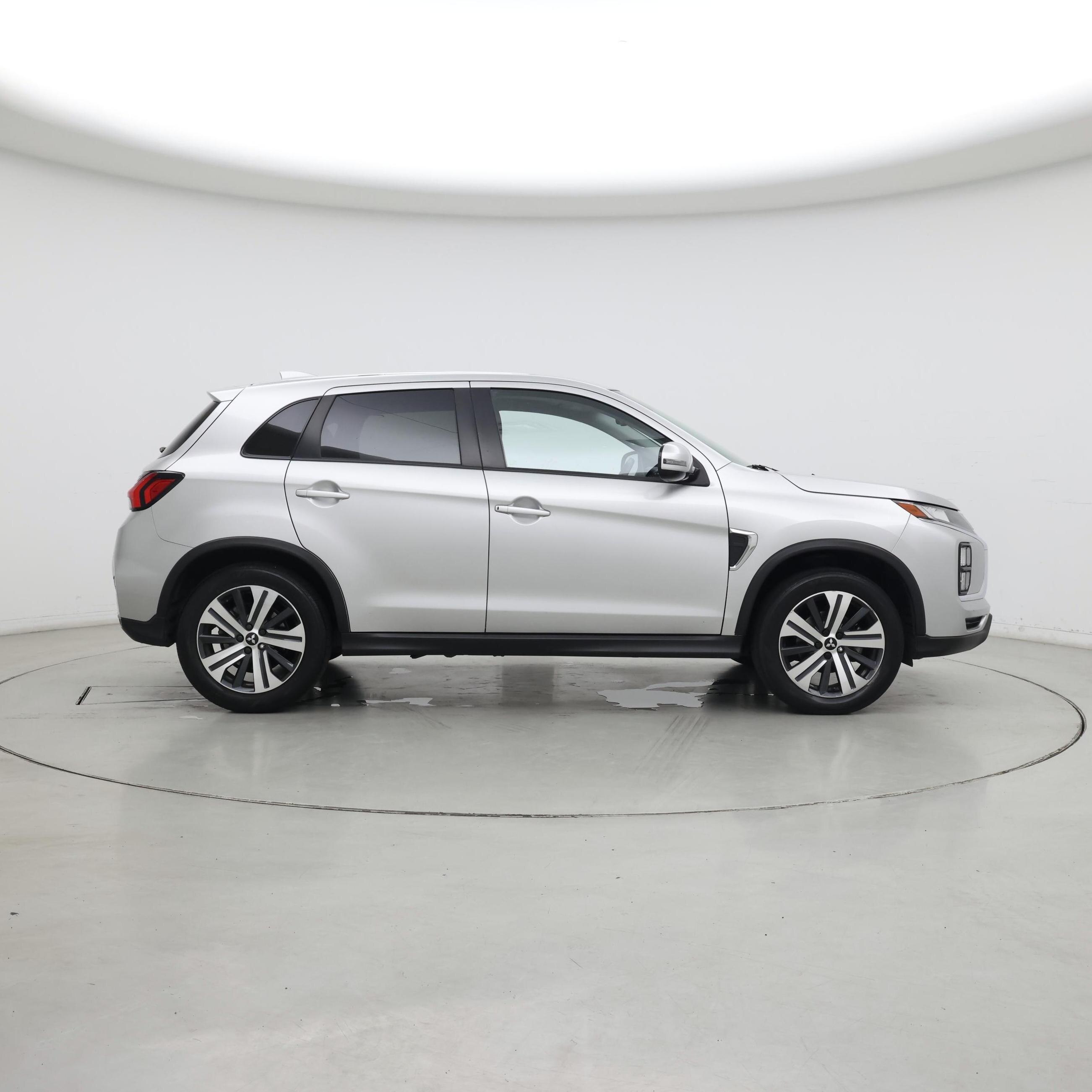 Thumbnail: 2023 Mitsubishi Outlander Sport - 7