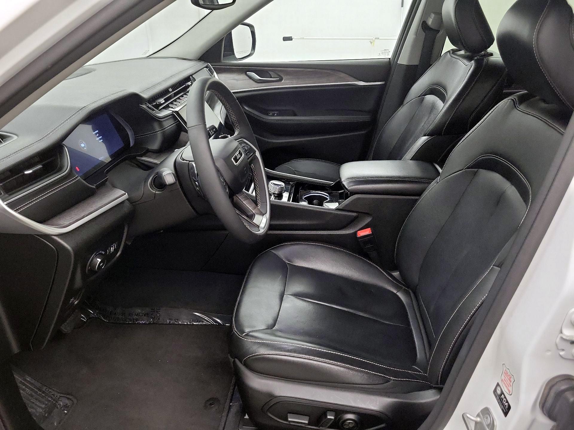 Thumbnail: 2023 Jeep Grand Cherokee - 11