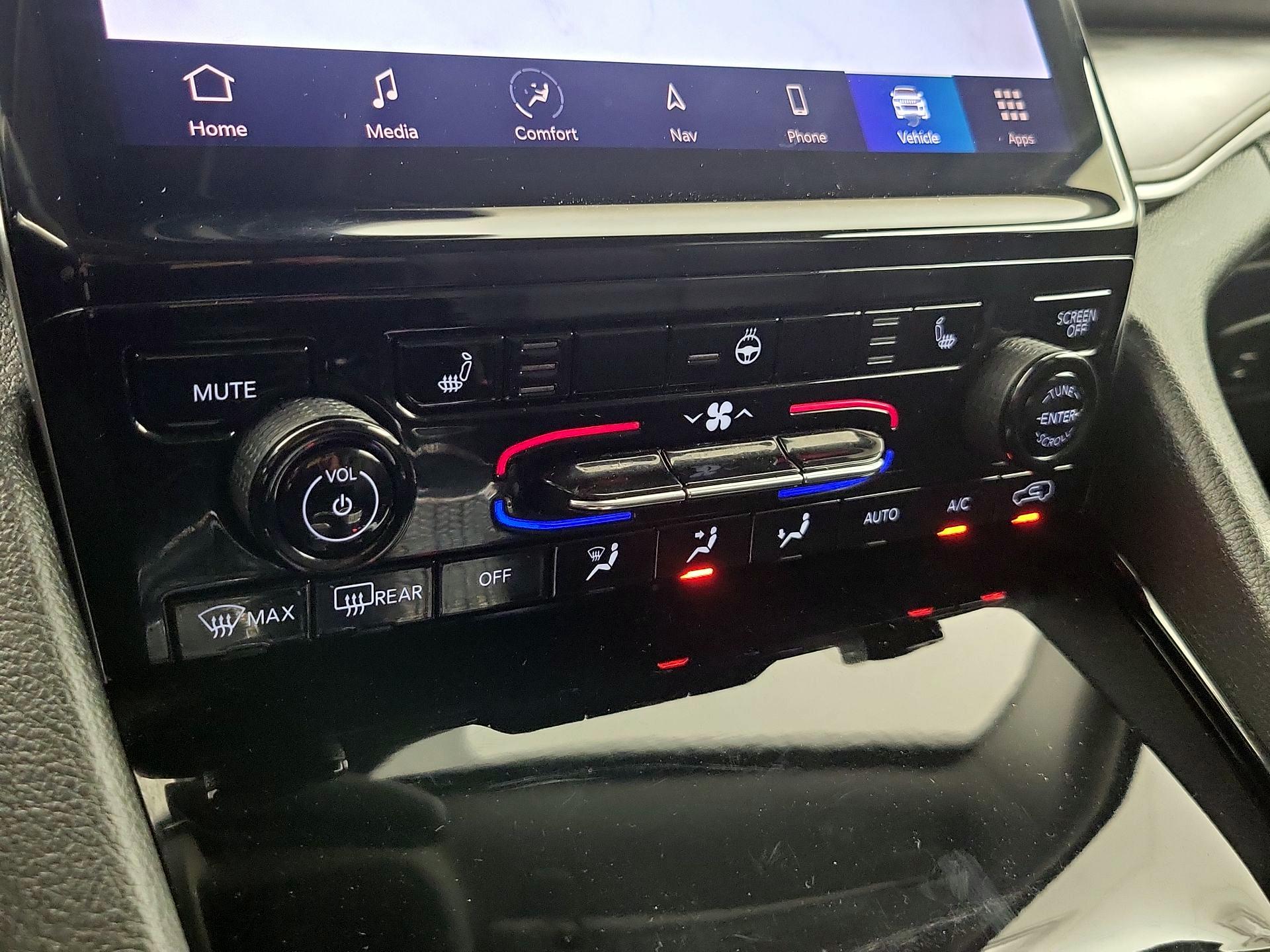 Thumbnail: 2023 Jeep Grand Cherokee - 17