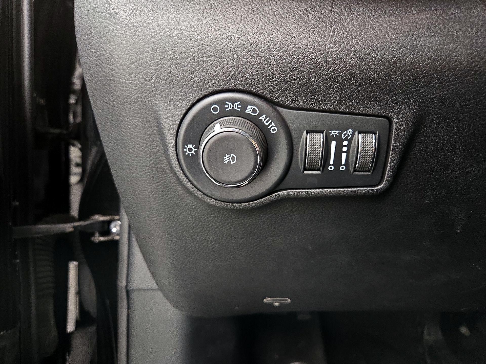 Thumbnail: 2022 Jeep Compass - 13