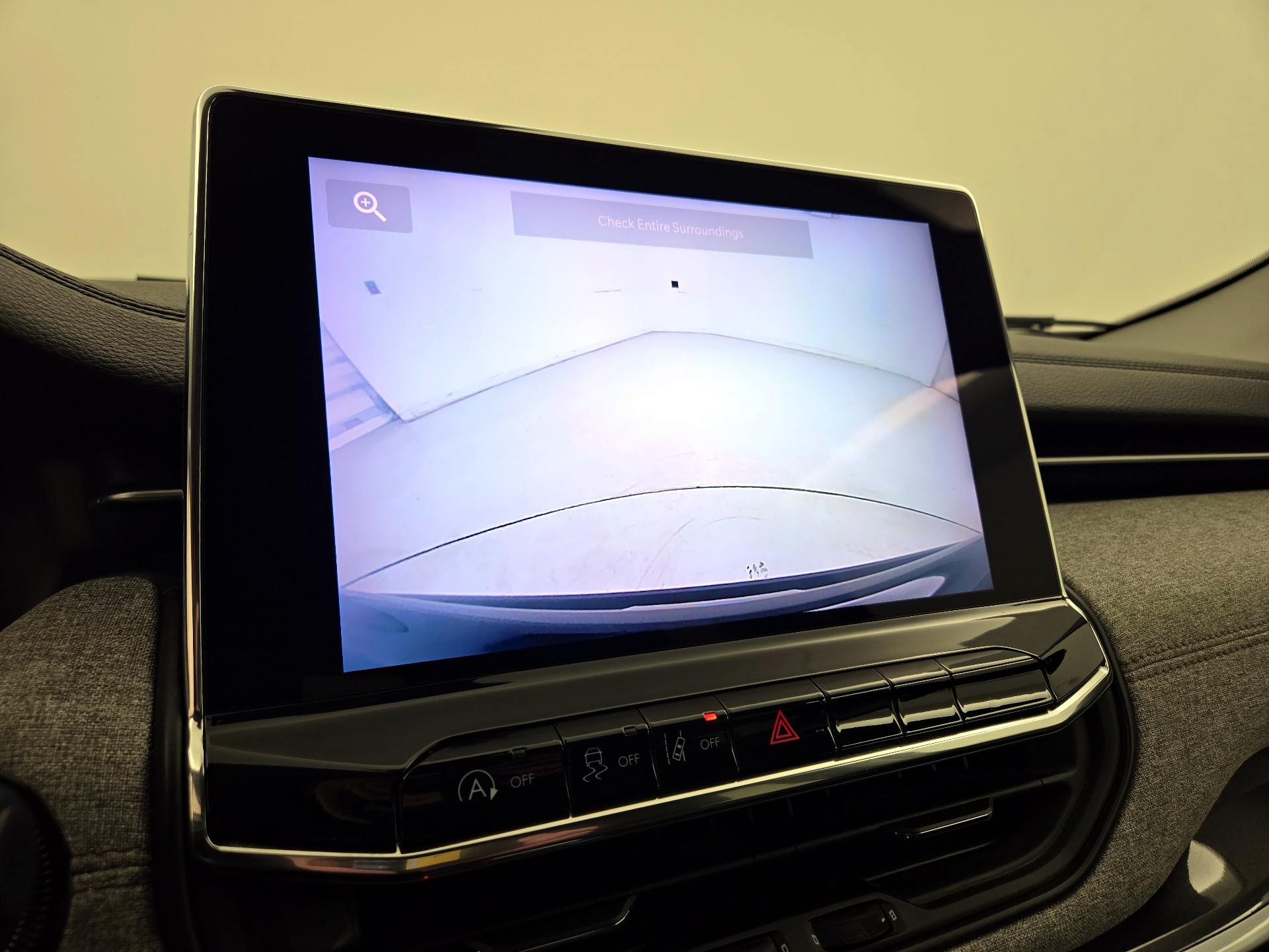 Thumbnail: 2022 Jeep Compass - 14