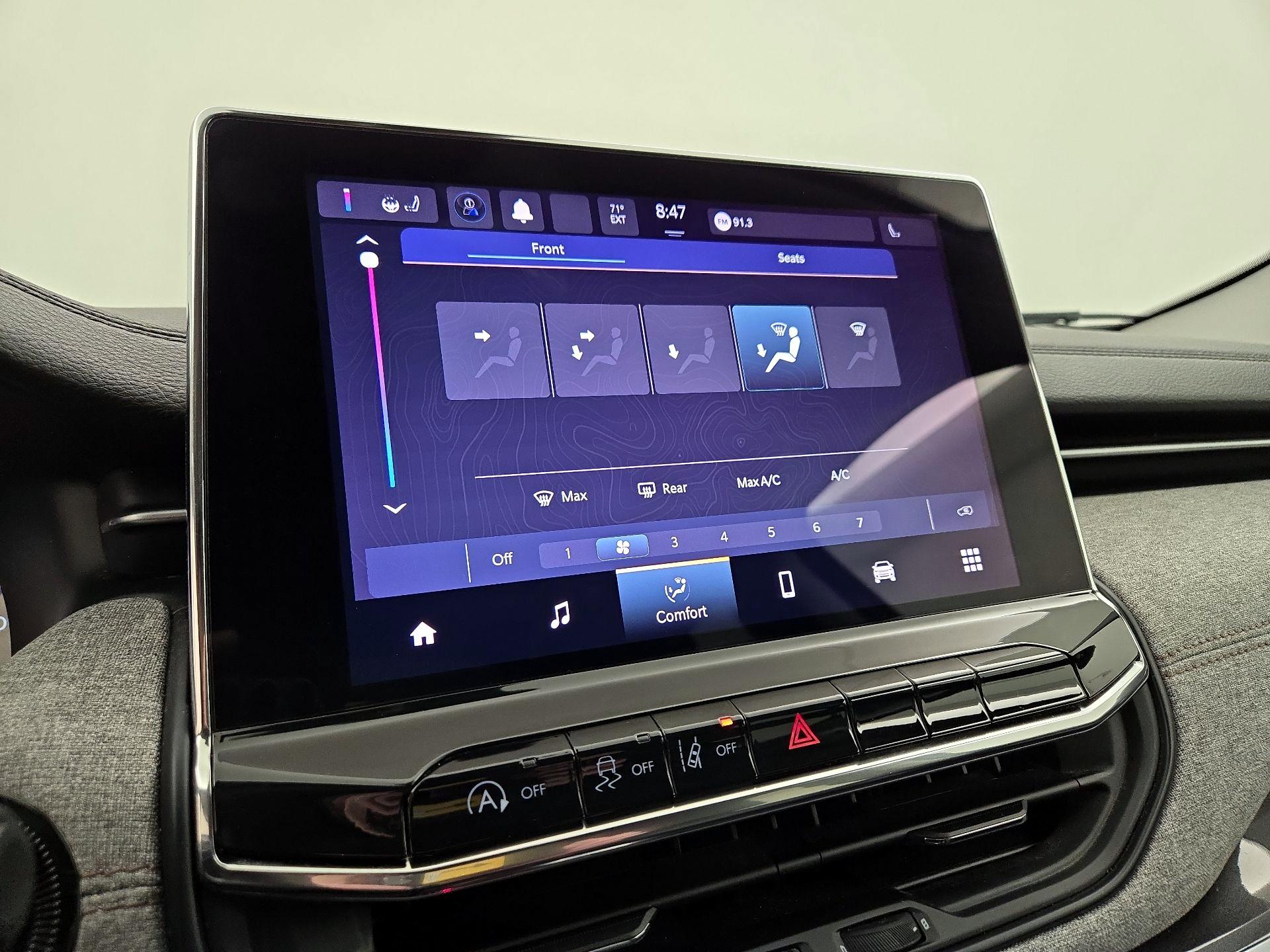 Thumbnail: 2022 Jeep Compass - 16