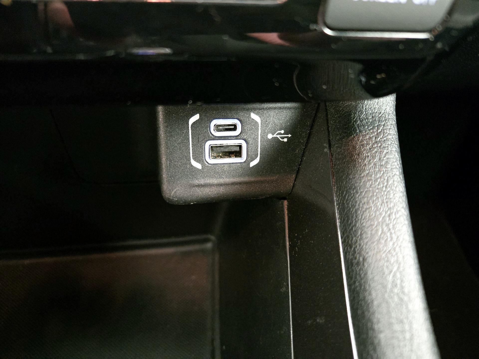 Thumbnail: 2022 Jeep Compass - 18