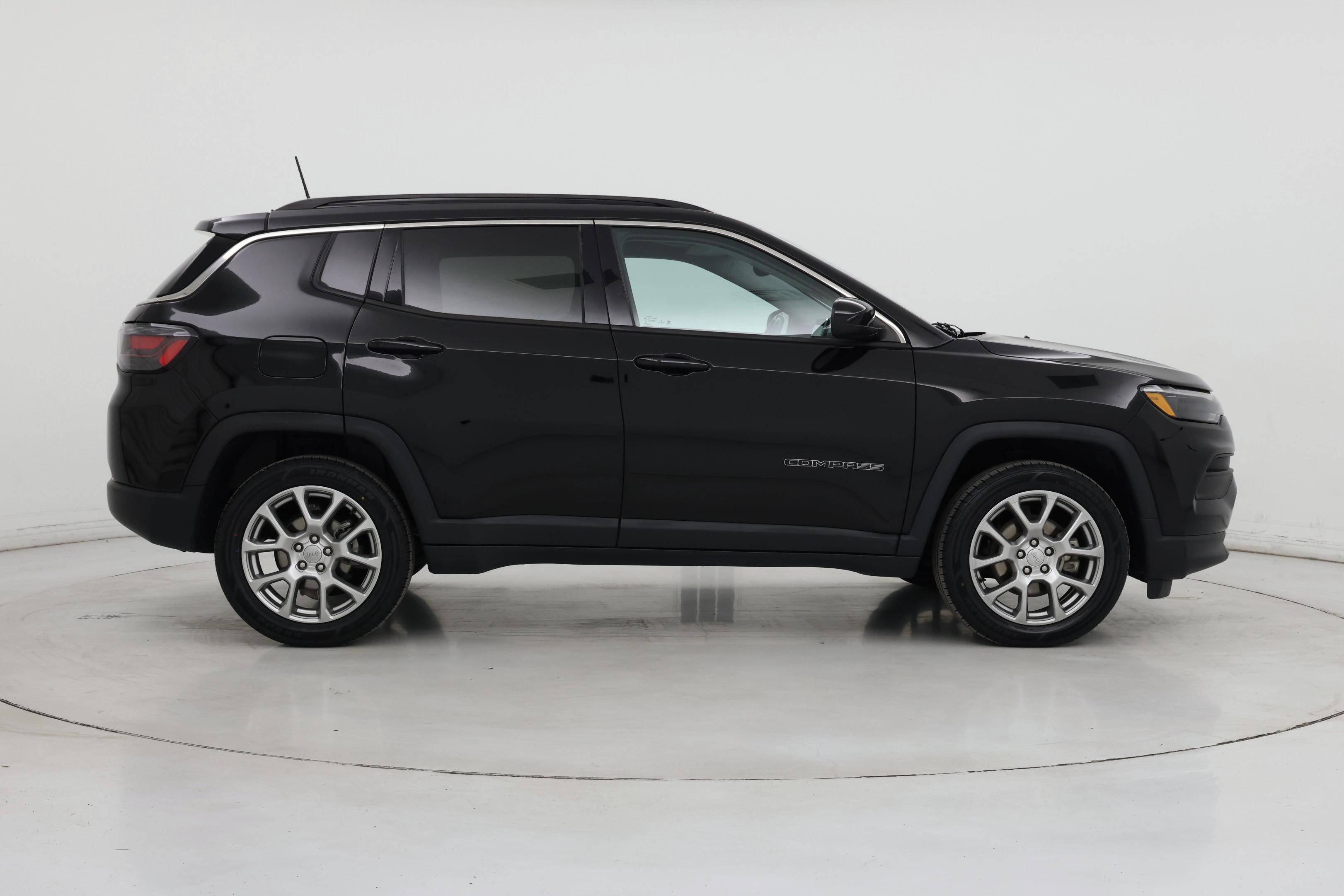 Thumbnail: 2022 Jeep Compass - 7