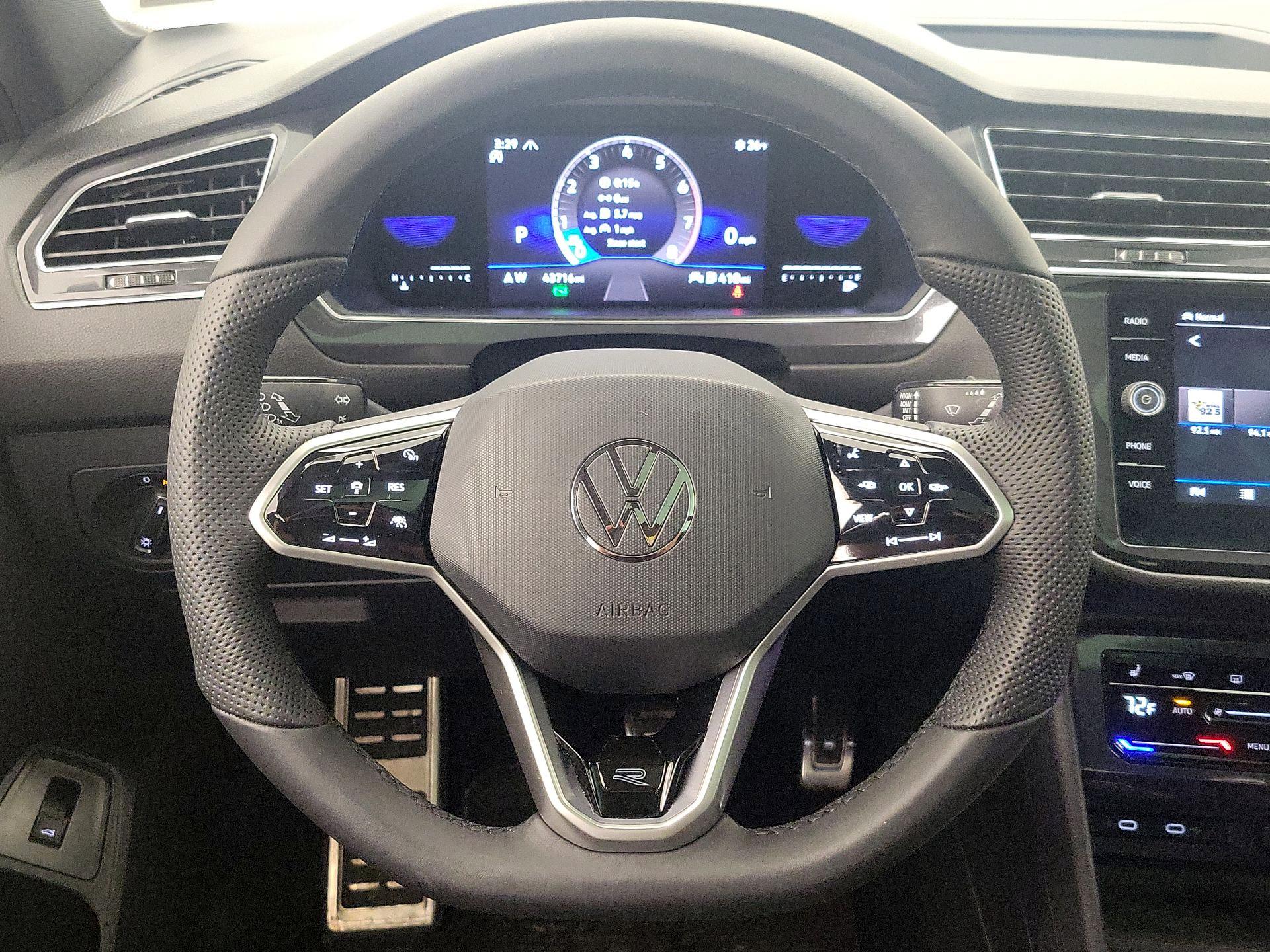 Thumbnail: 2022 Volkswagen Tiguan - 10