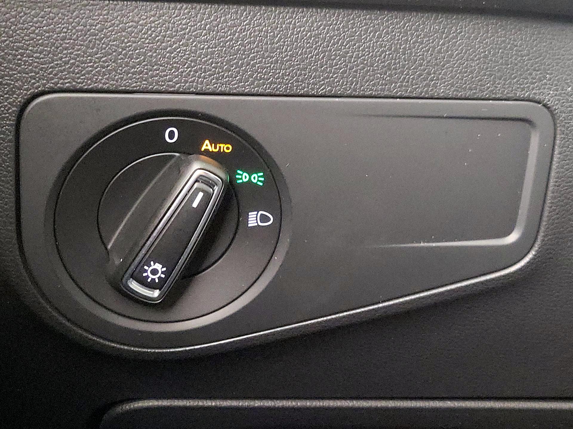 Thumbnail: 2022 Volkswagen Tiguan - 13