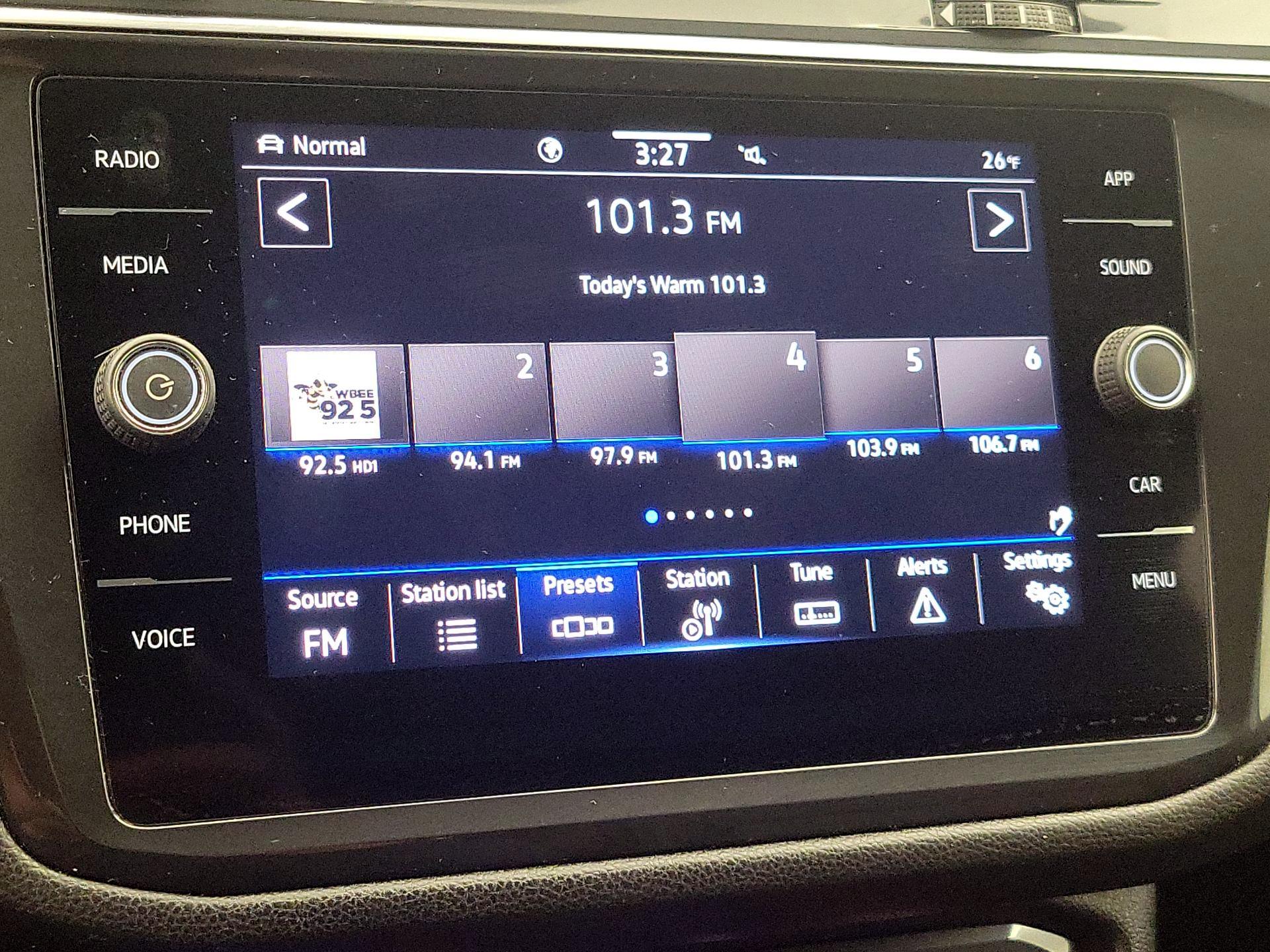 Thumbnail: 2022 Volkswagen Tiguan - 15