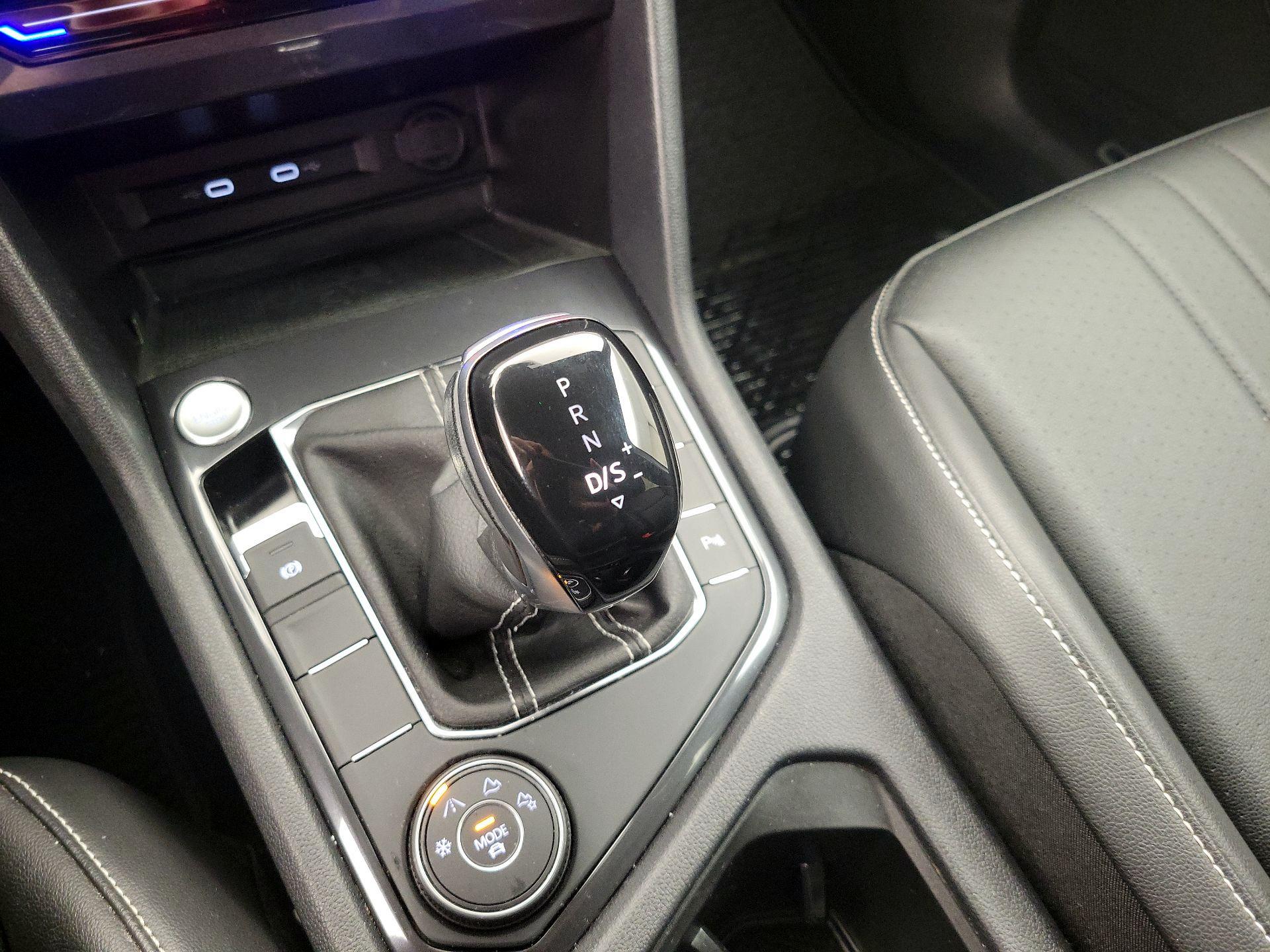 Thumbnail: 2022 Volkswagen Tiguan - 17