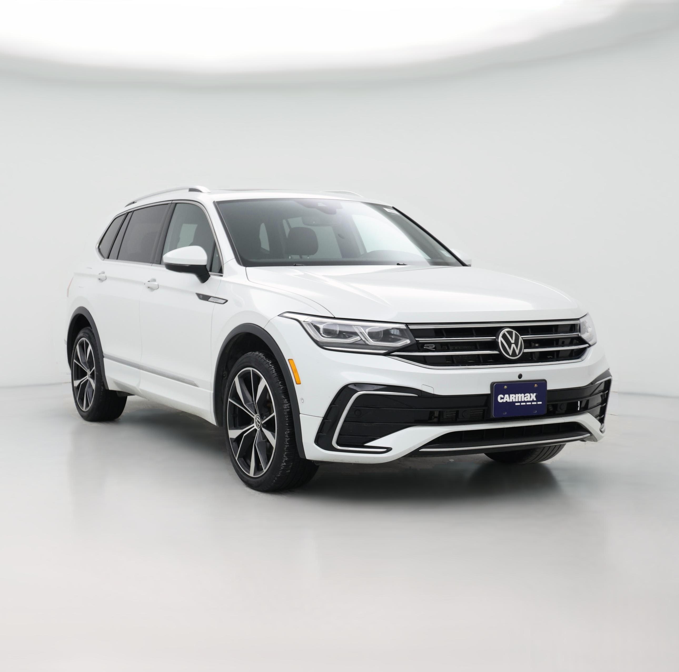 Thumbnail: 2022 Volkswagen Tiguan - 1