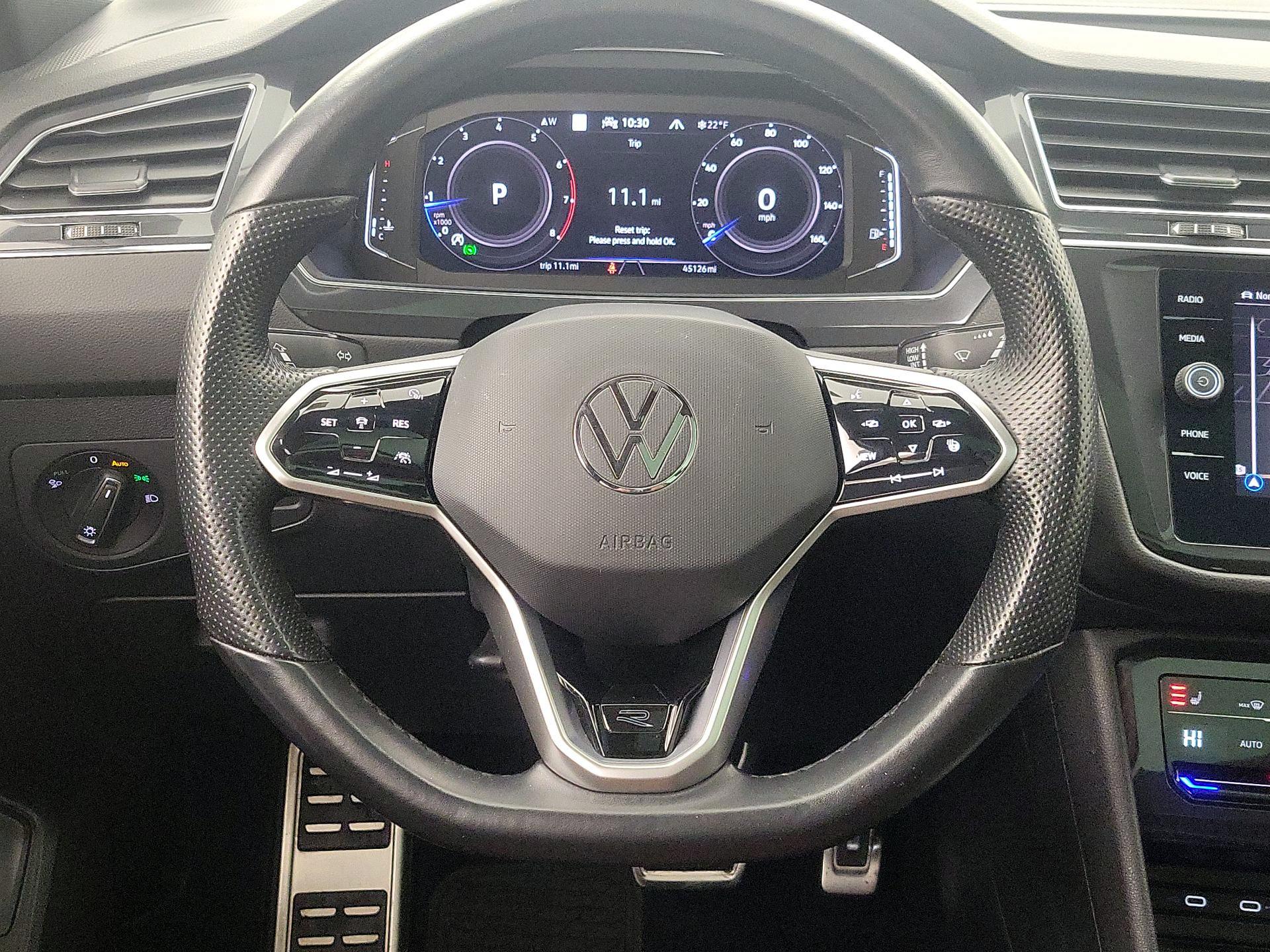 Thumbnail: 2022 Volkswagen Tiguan - 10