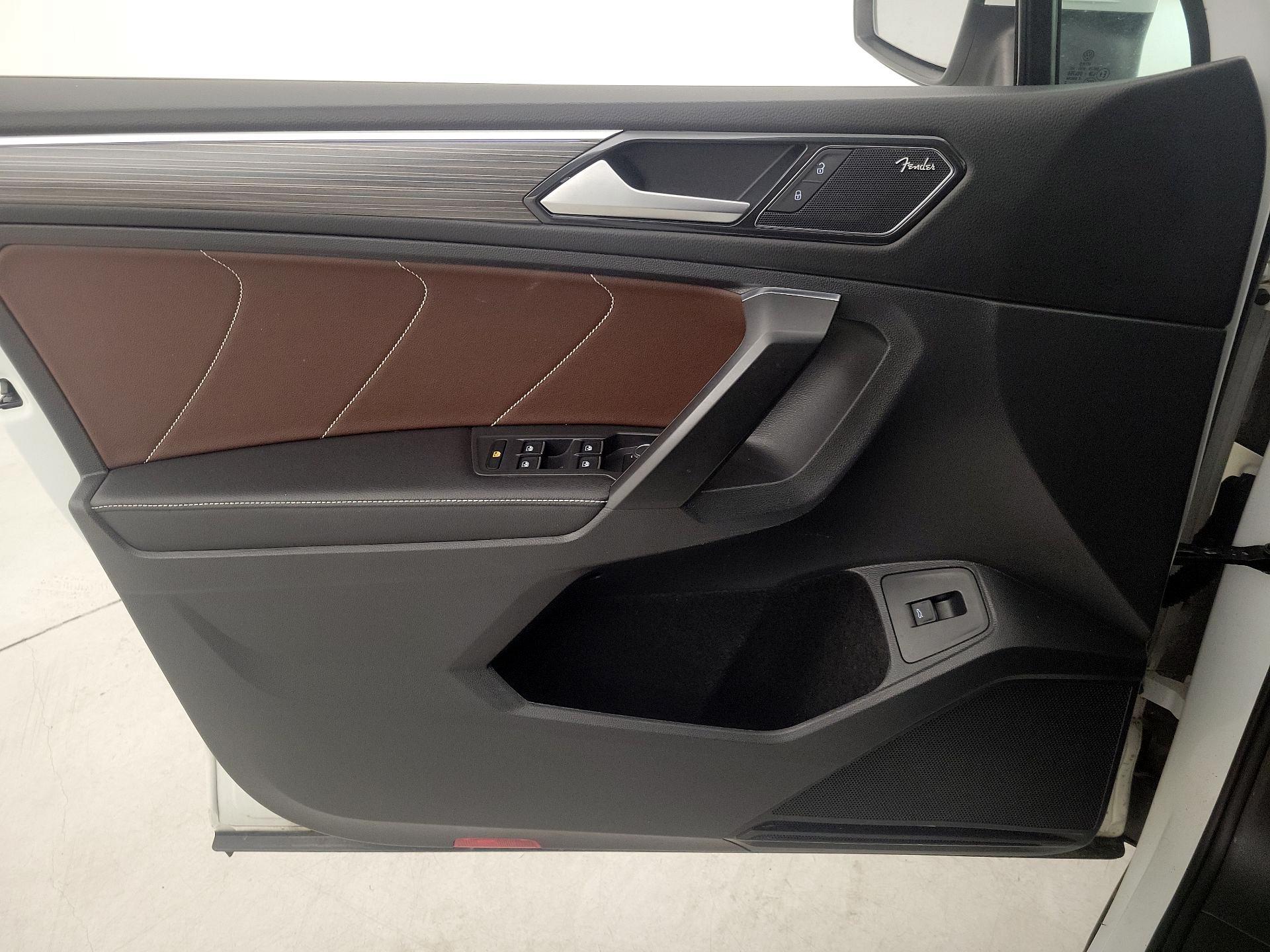 Thumbnail: 2022 Volkswagen Tiguan - 12