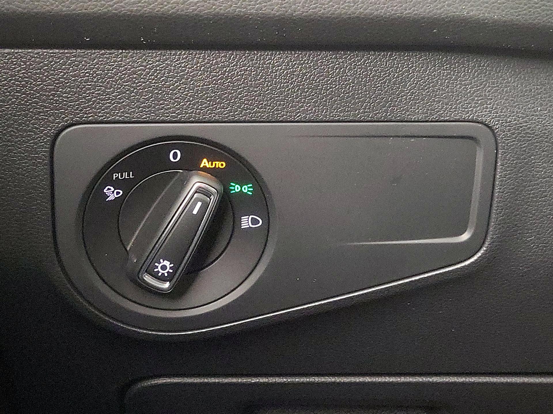 Thumbnail: 2022 Volkswagen Tiguan - 13