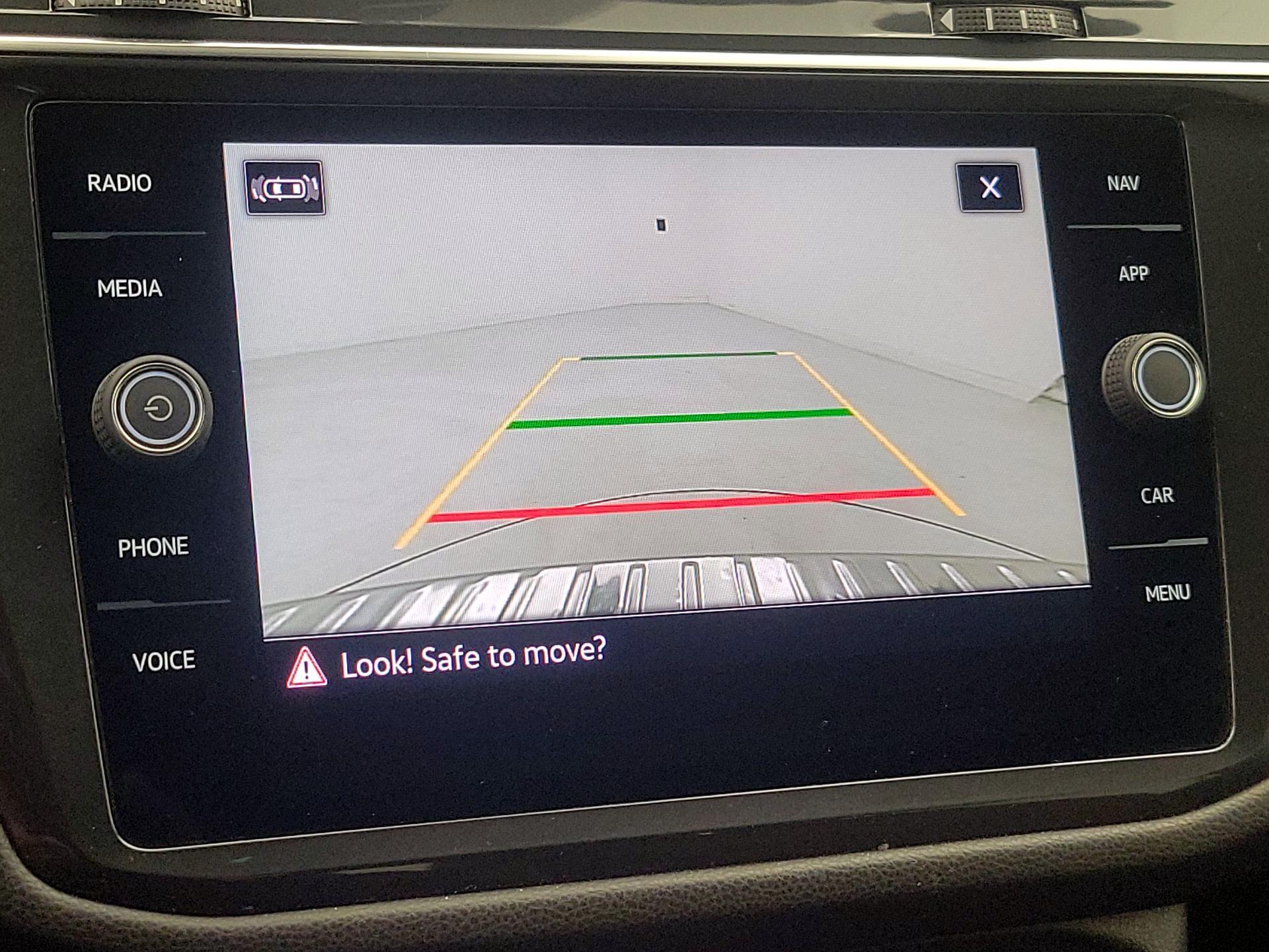 Thumbnail: 2022 Volkswagen Tiguan - 15