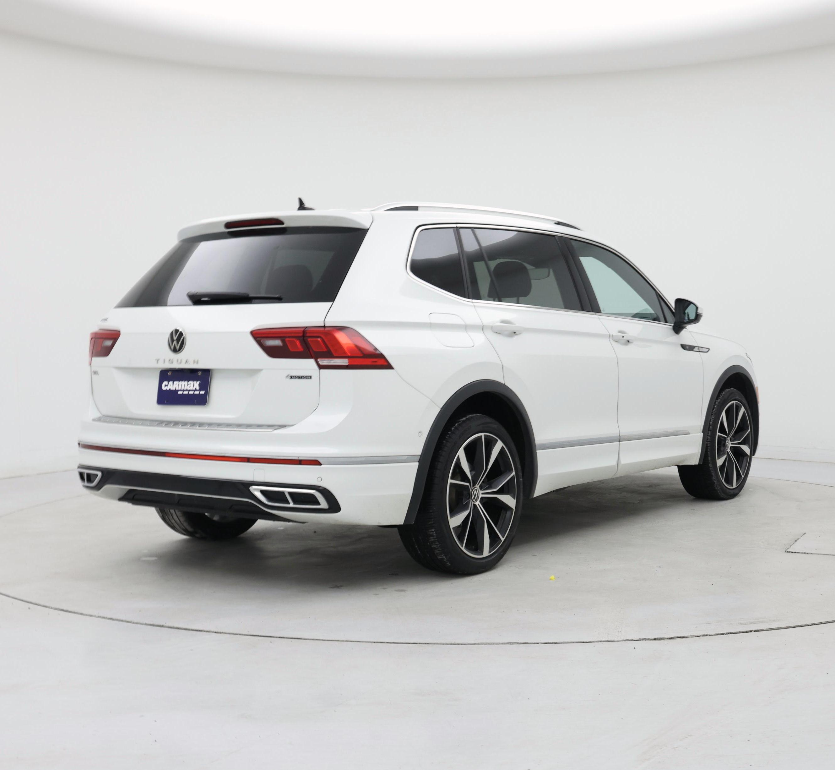 Thumbnail: 2022 Volkswagen Tiguan - 8