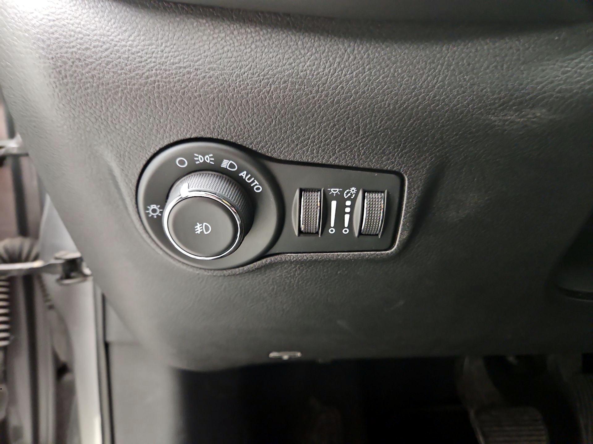 Thumbnail: 2023 Jeep Compass - 11