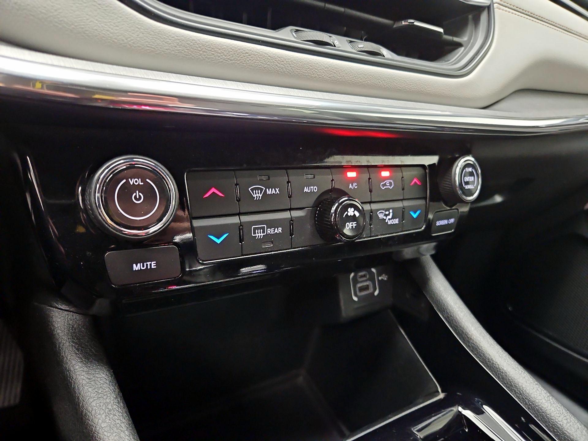 Thumbnail: 2023 Jeep Compass - 14