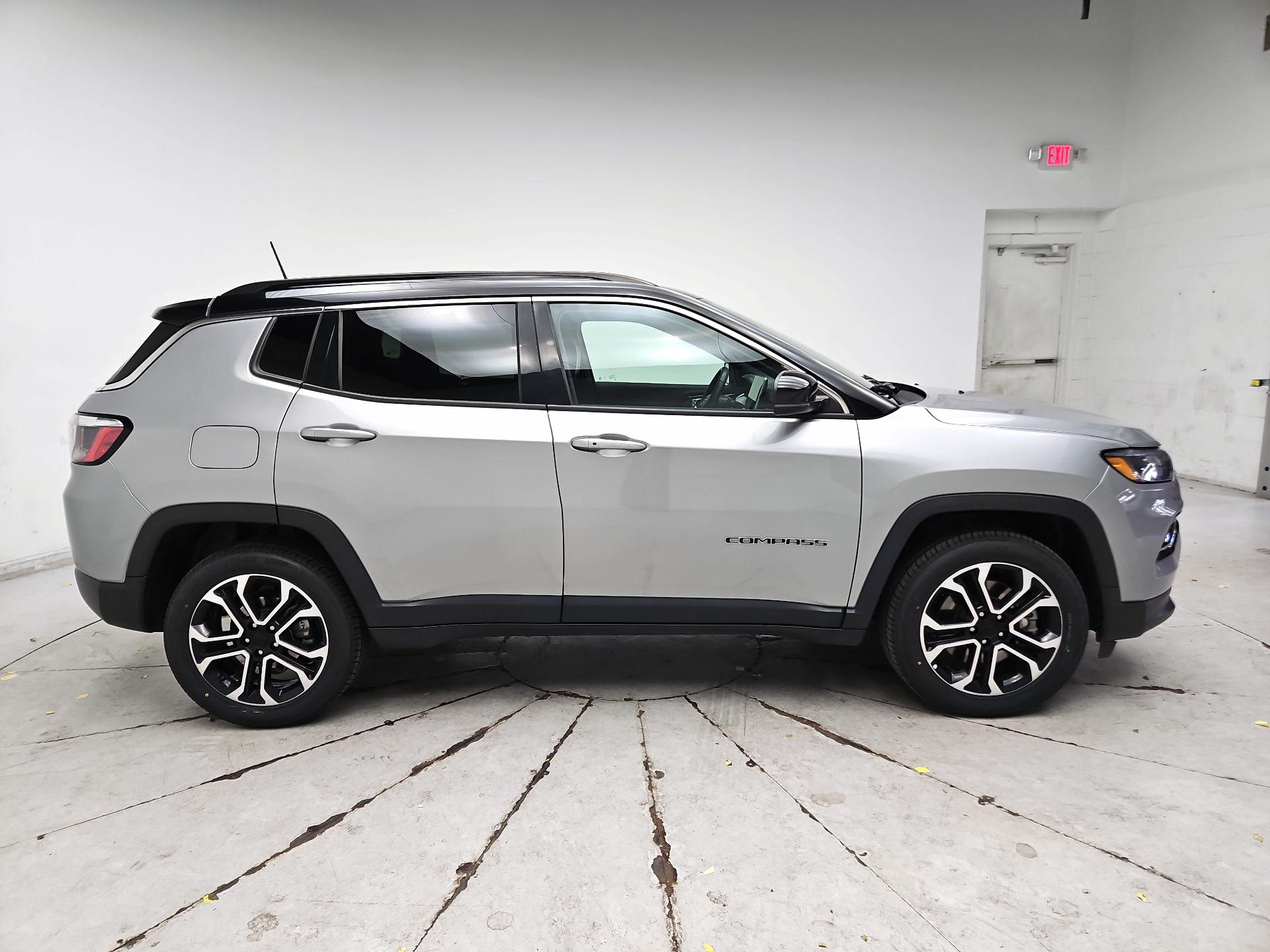 Thumbnail: 2023 Jeep Compass - 4