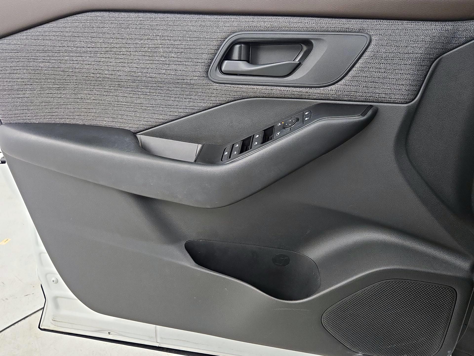 Thumbnail: 2023 Nissan Rogue - 12