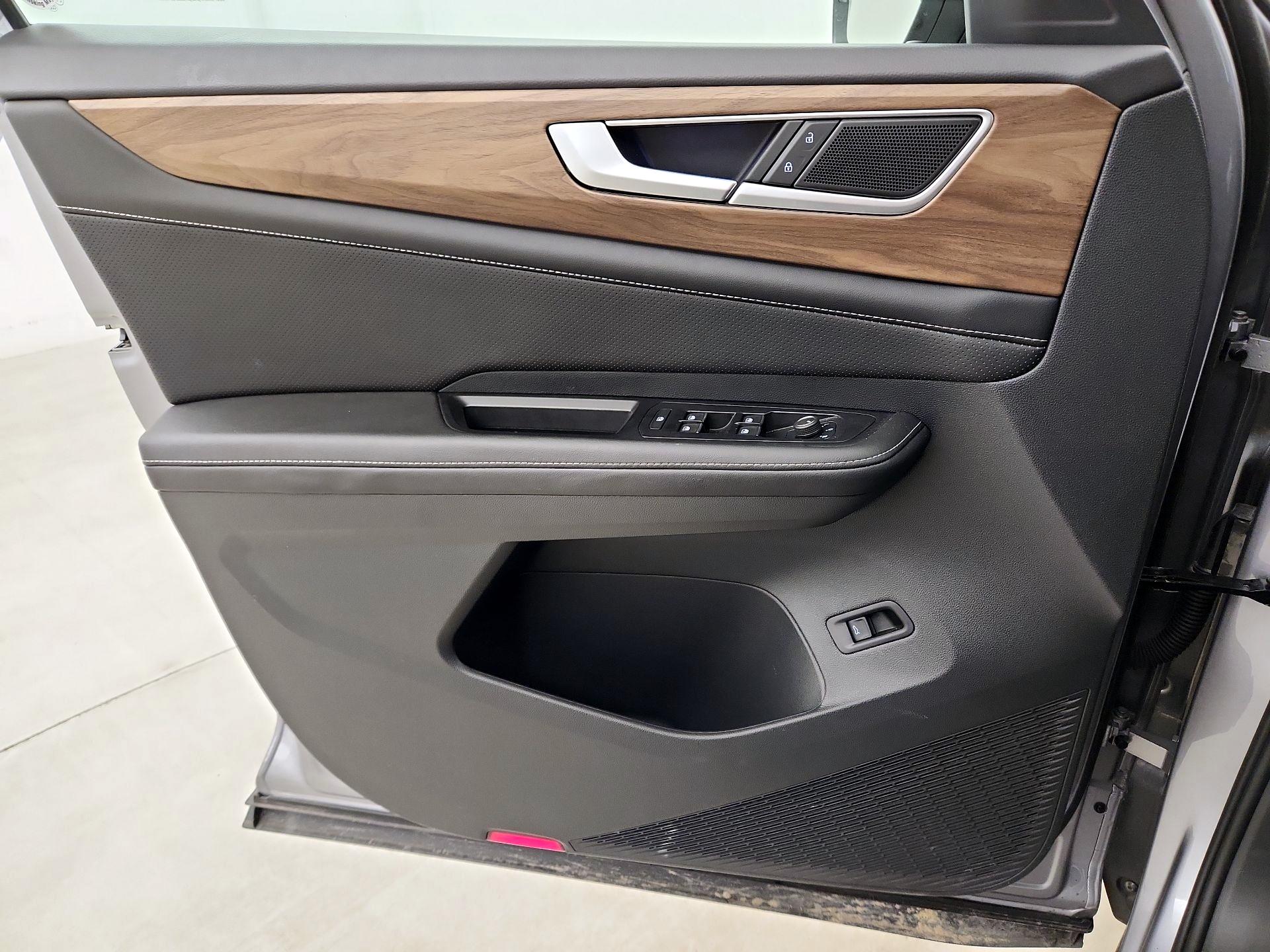 Thumbnail: 2025 Volkswagen Atlas - 10