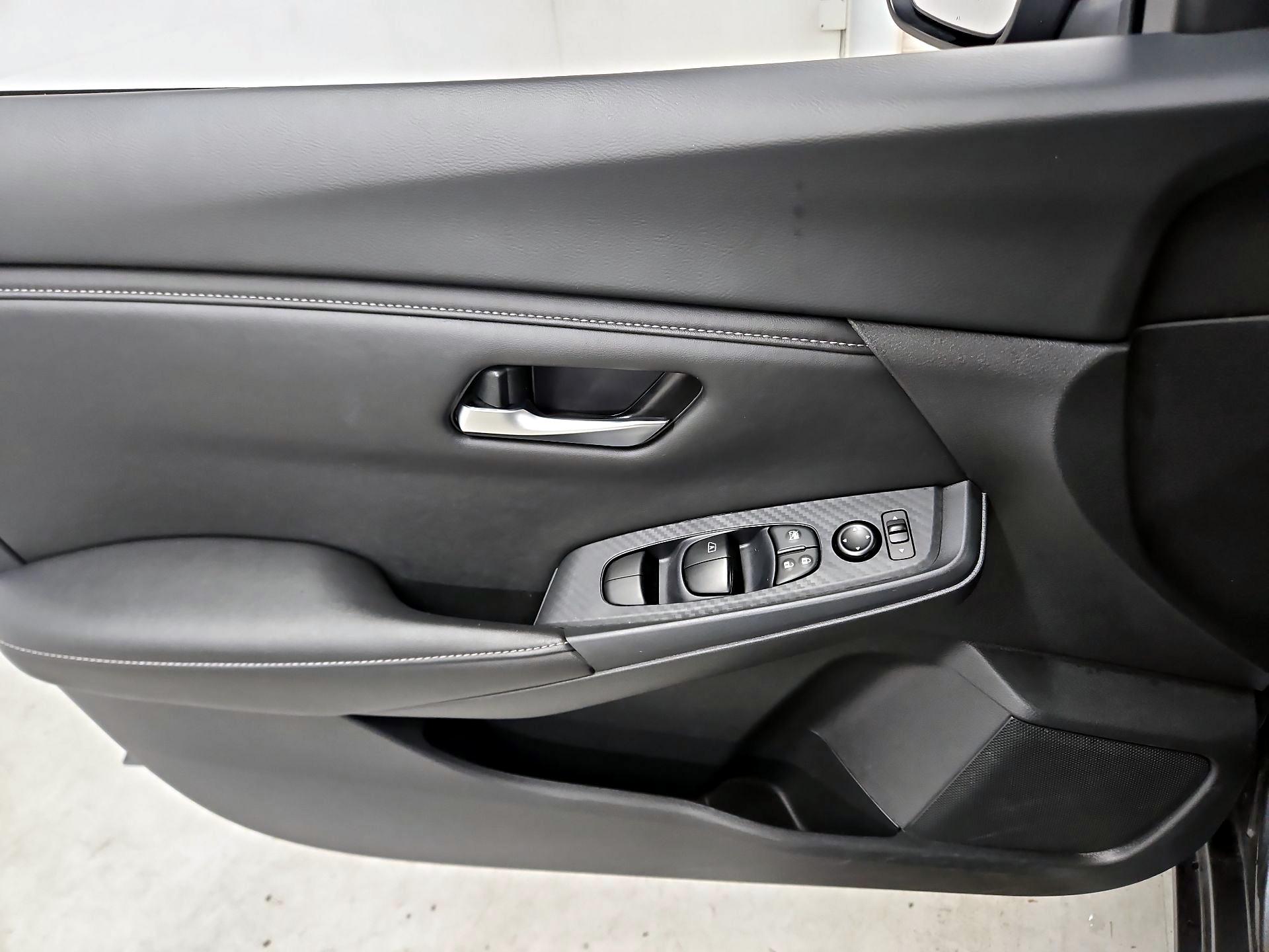 Thumbnail: 2023 Nissan Sentra - 12