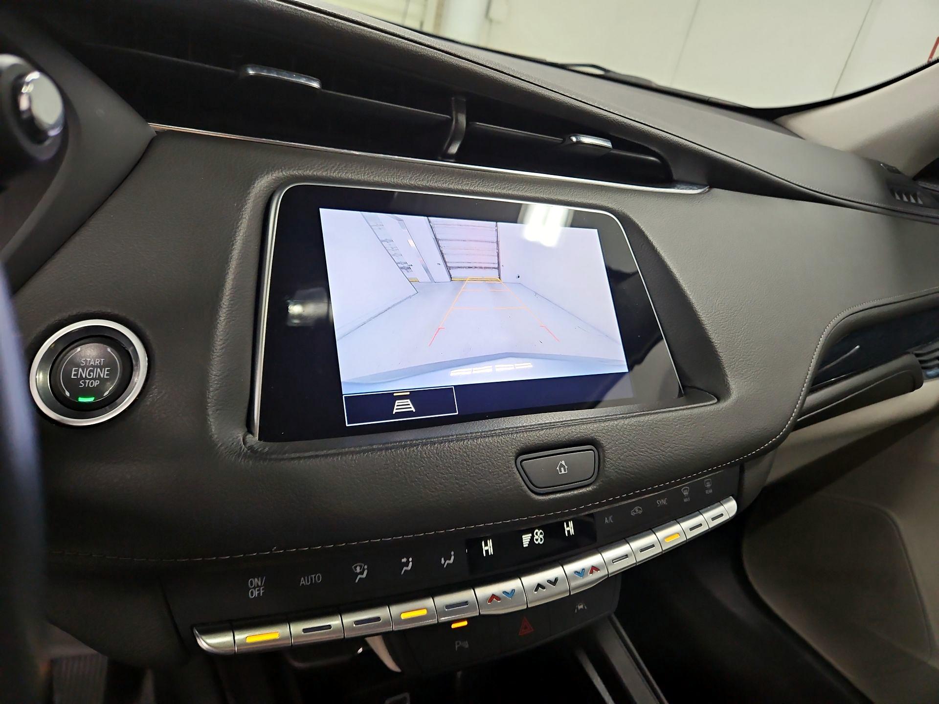 Thumbnail: 2023 Cadillac XT4 - 14