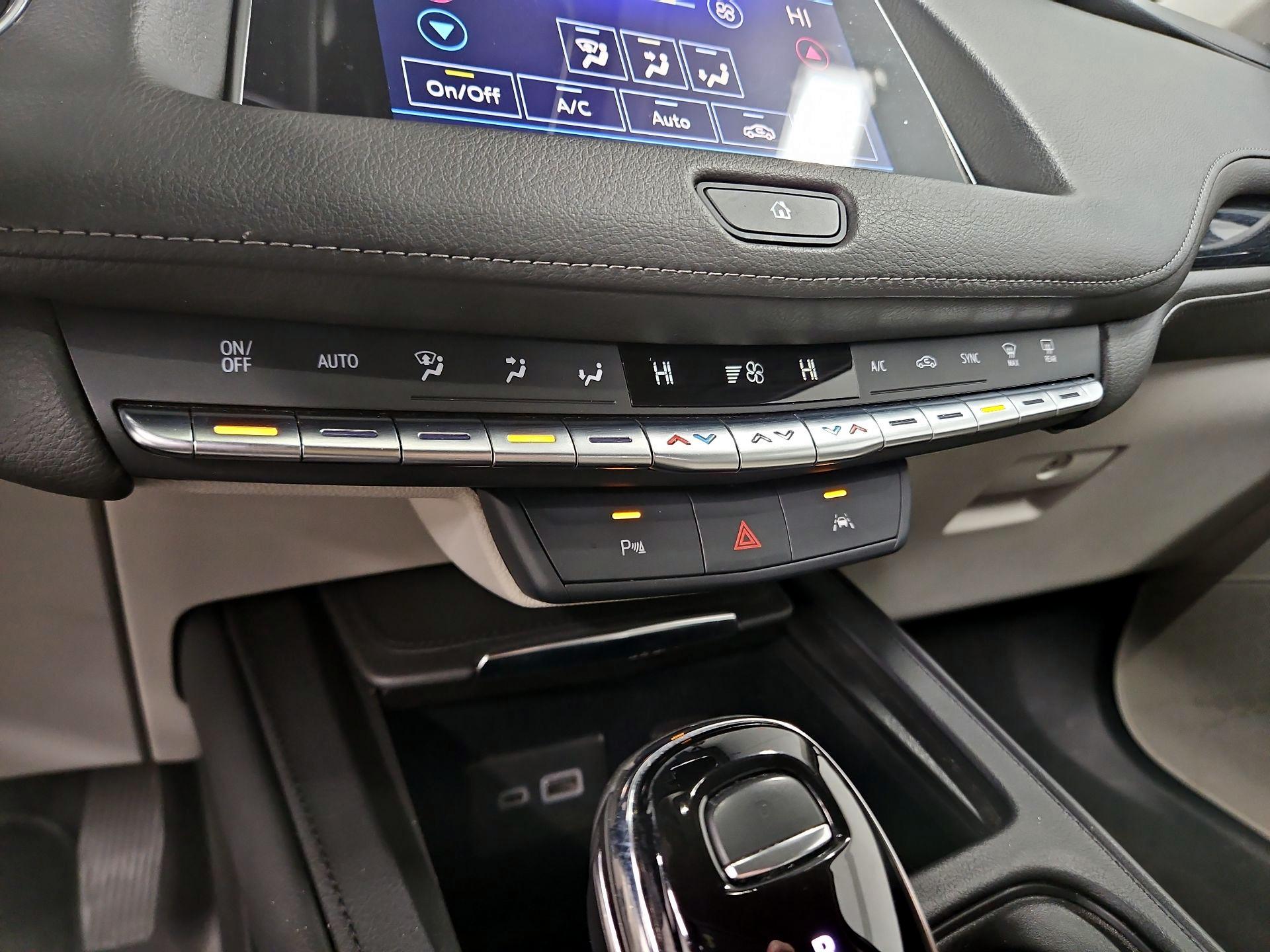 Thumbnail: 2023 Cadillac XT4 - 16