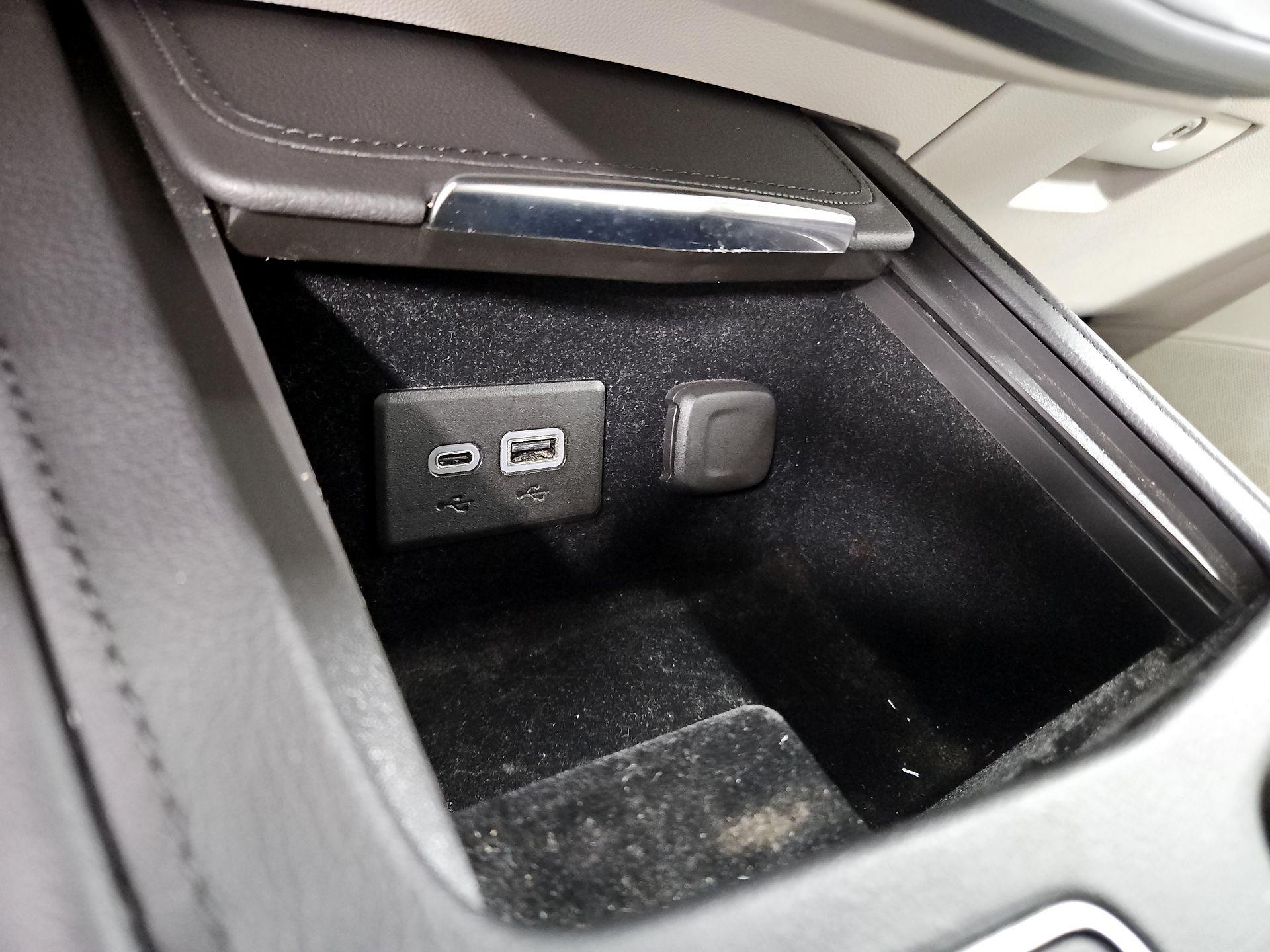 Thumbnail: 2023 Cadillac XT4 - 18