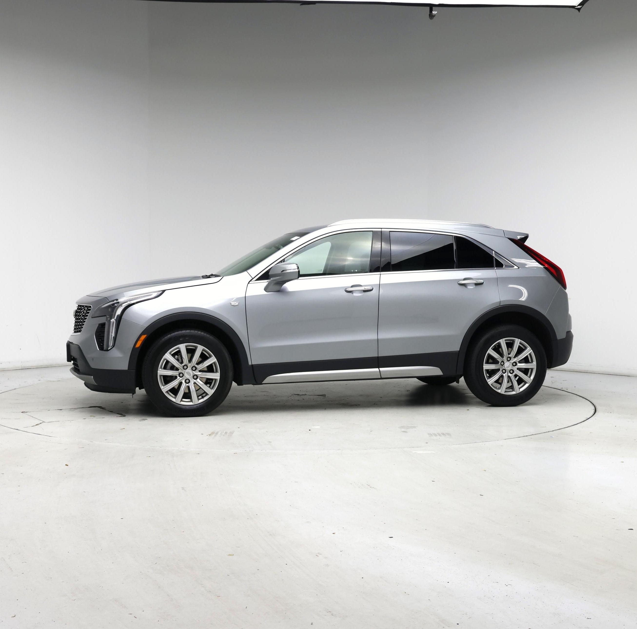 Thumbnail: 2023 Cadillac XT4 - 3