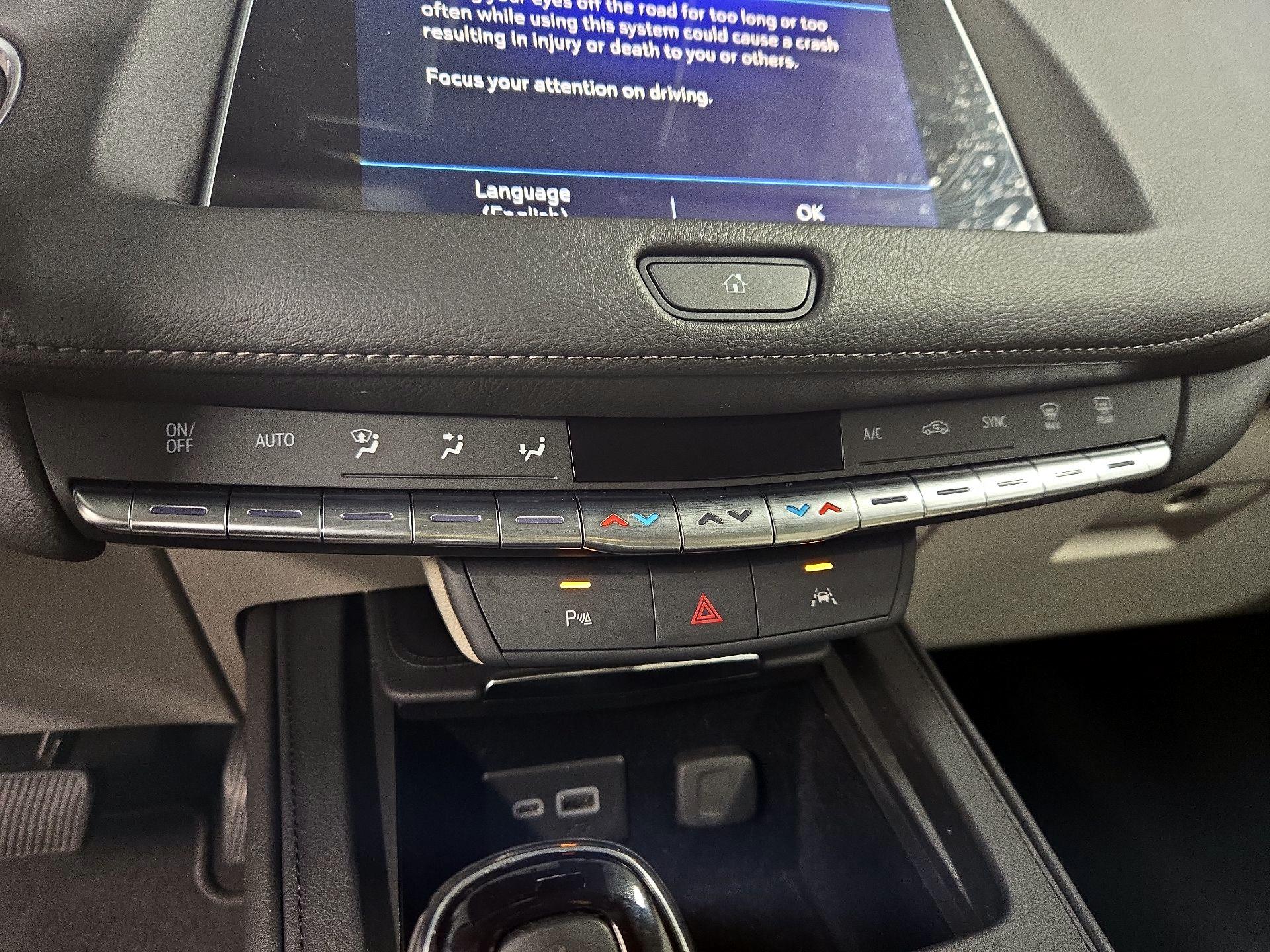 Thumbnail: 2023 Cadillac XT4 - 16