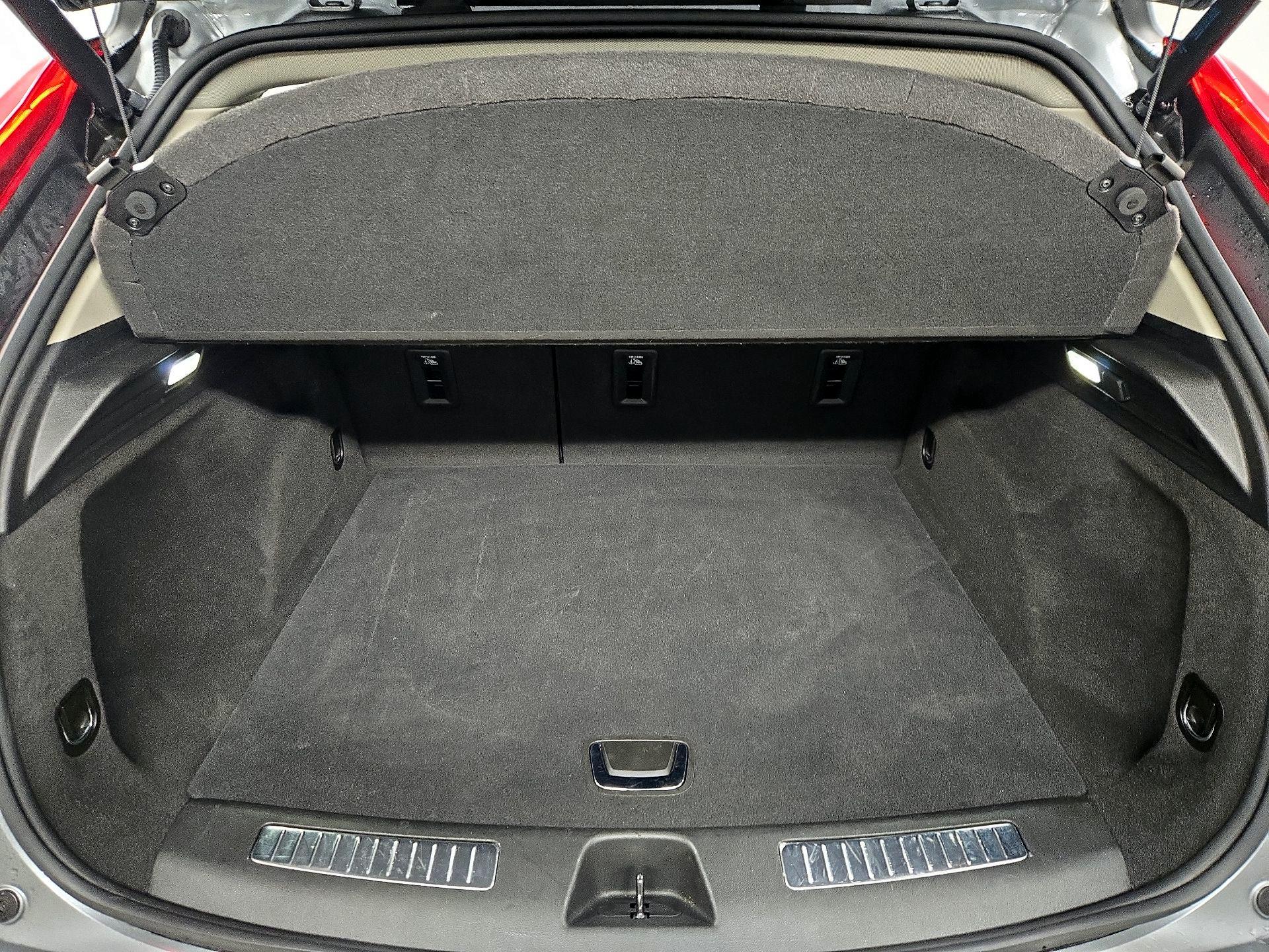 Thumbnail: 2023 Cadillac XT4 - 20