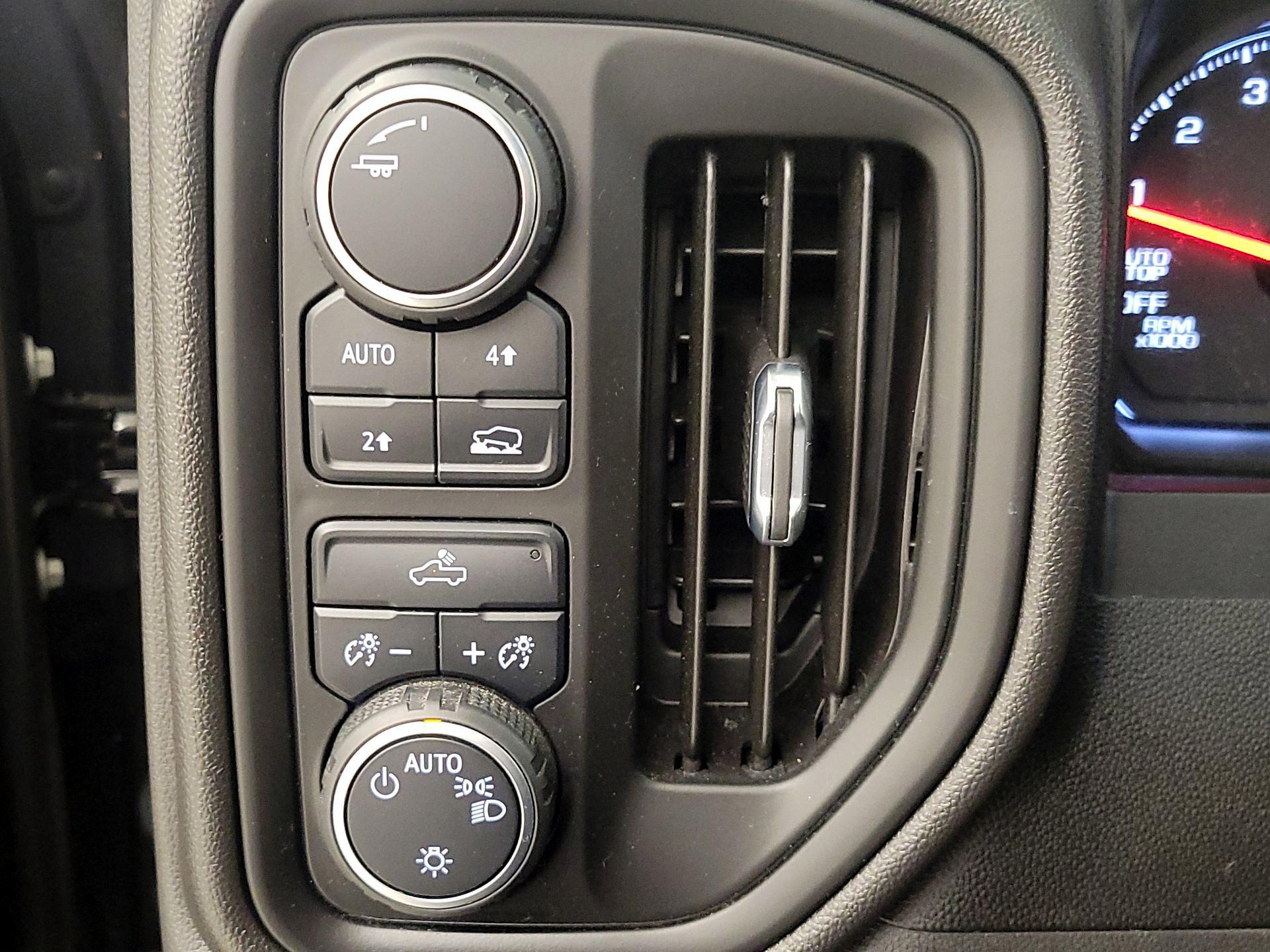 Thumbnail: 2021 Chevrolet Silverado 1500 - 13