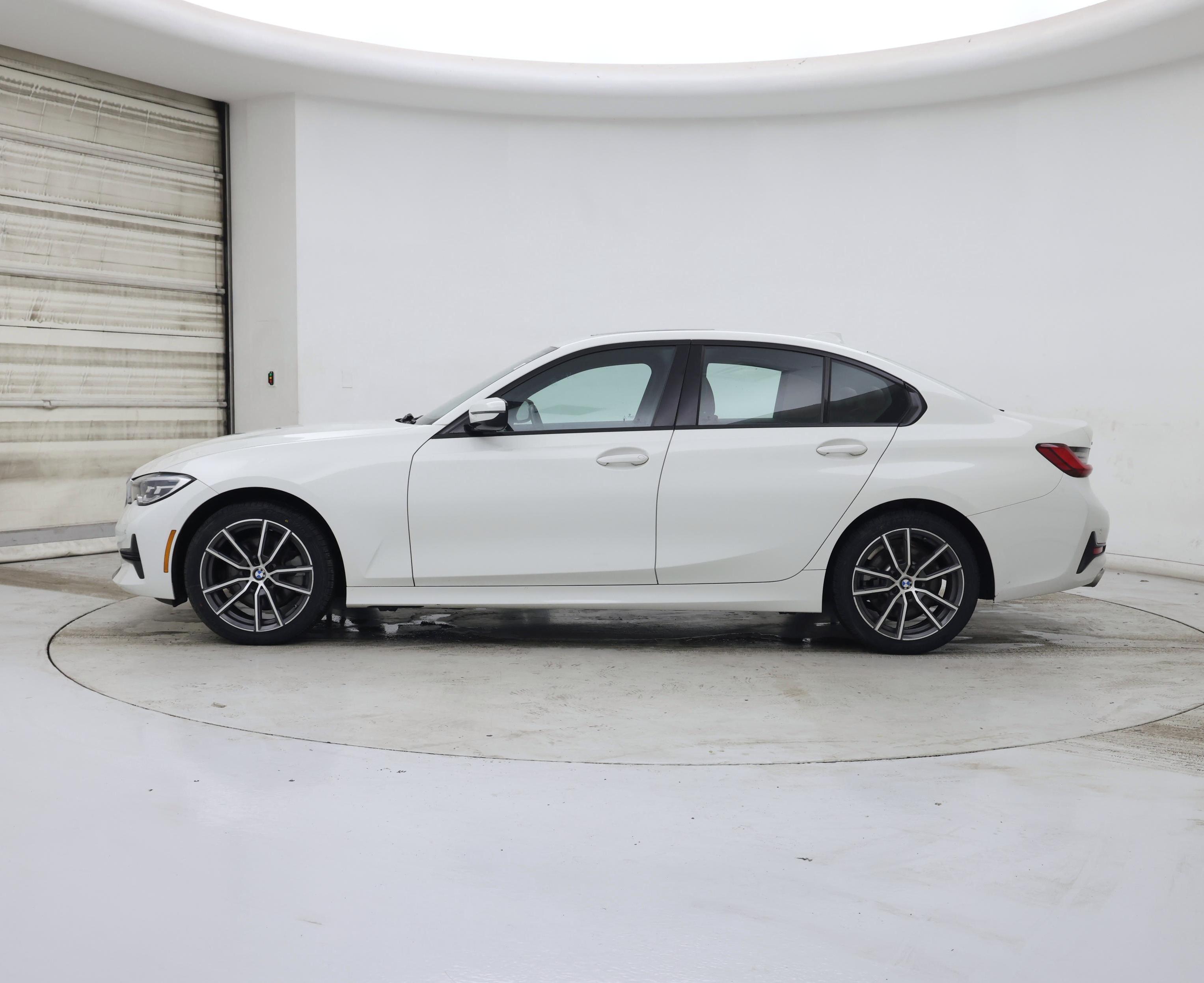 Thumbnail: 2022 BMW 3 Series - 3