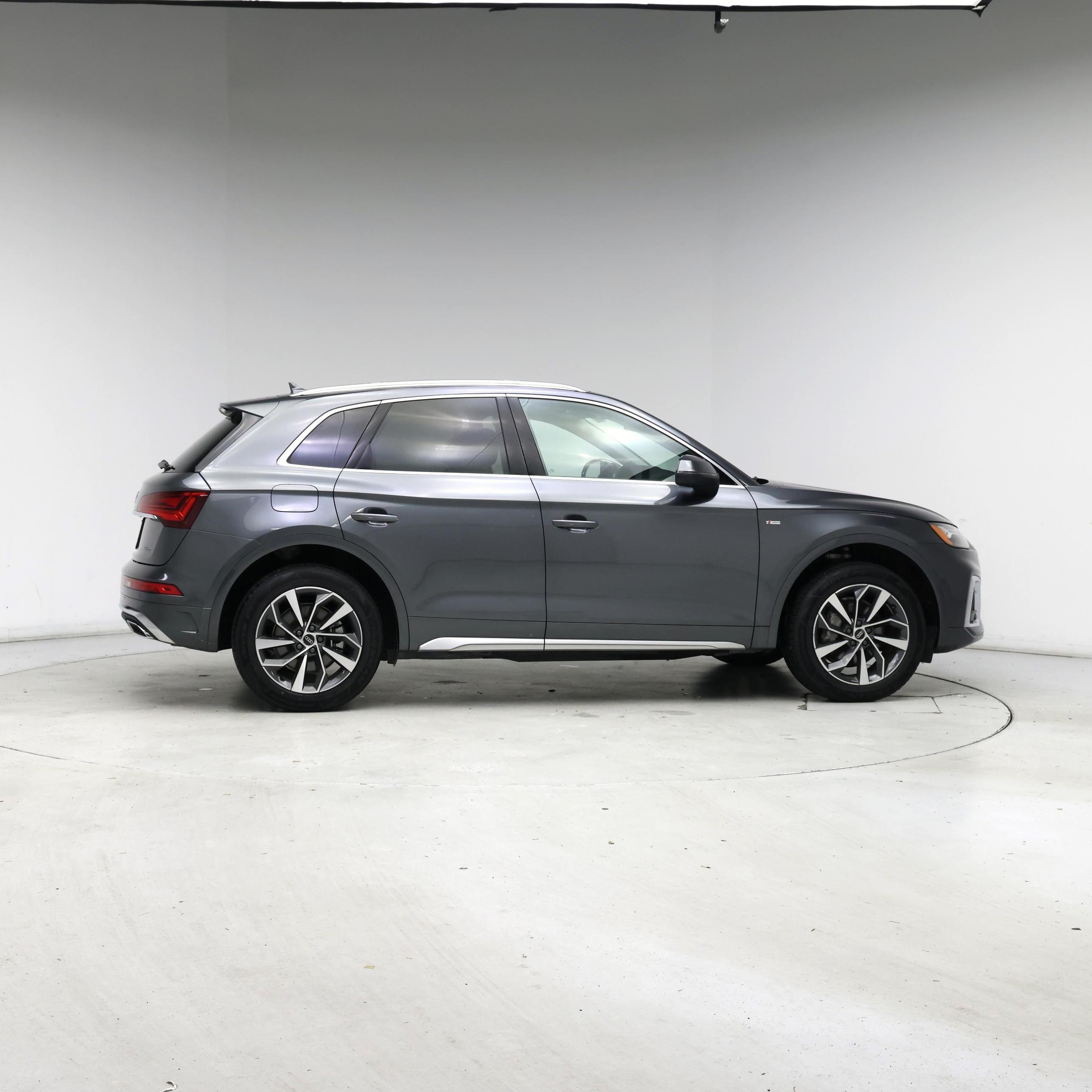 Thumbnail: 2023 Audi Q5 - 7