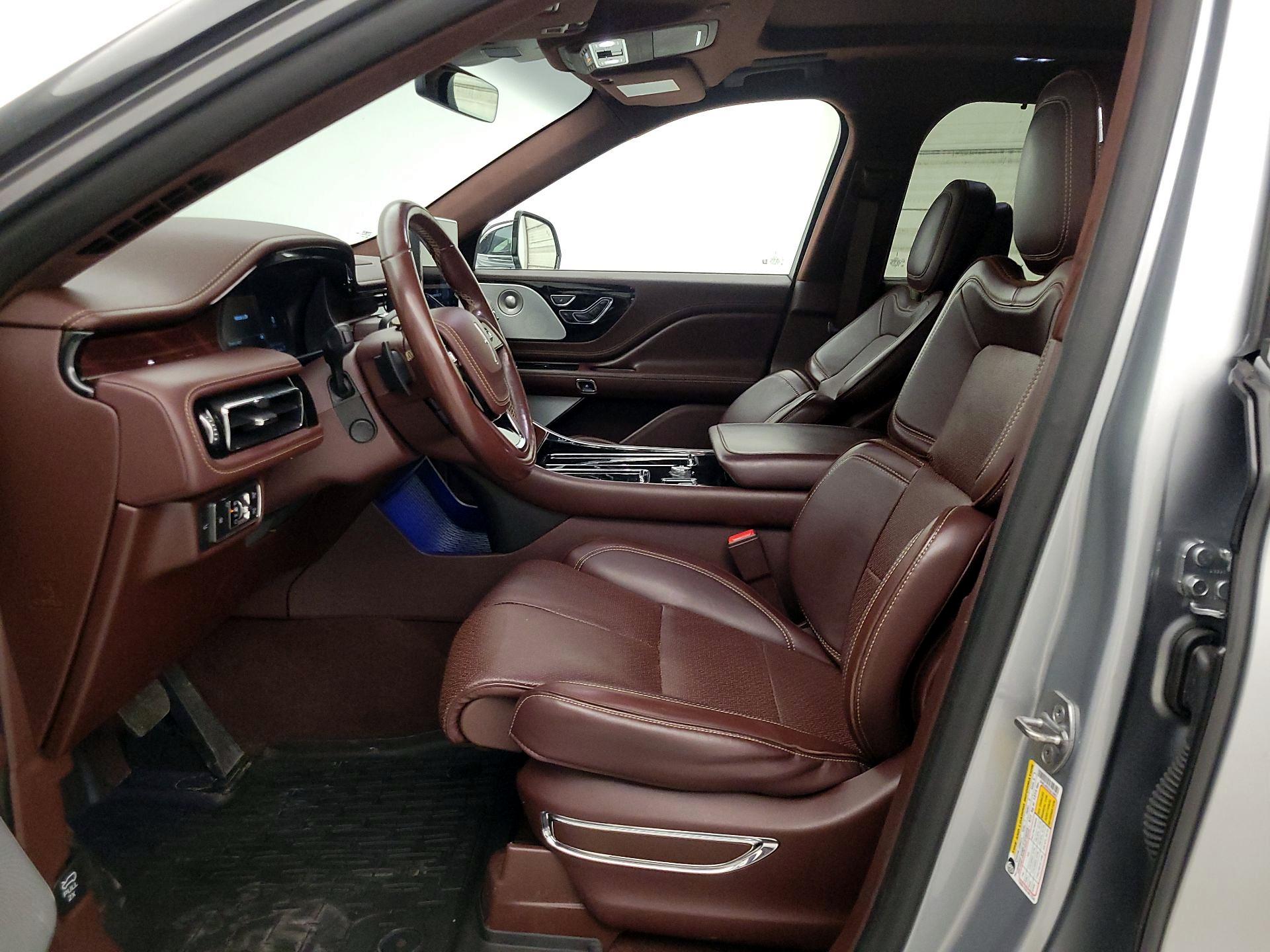 Thumbnail: 2020 Lincoln Aviator - 11