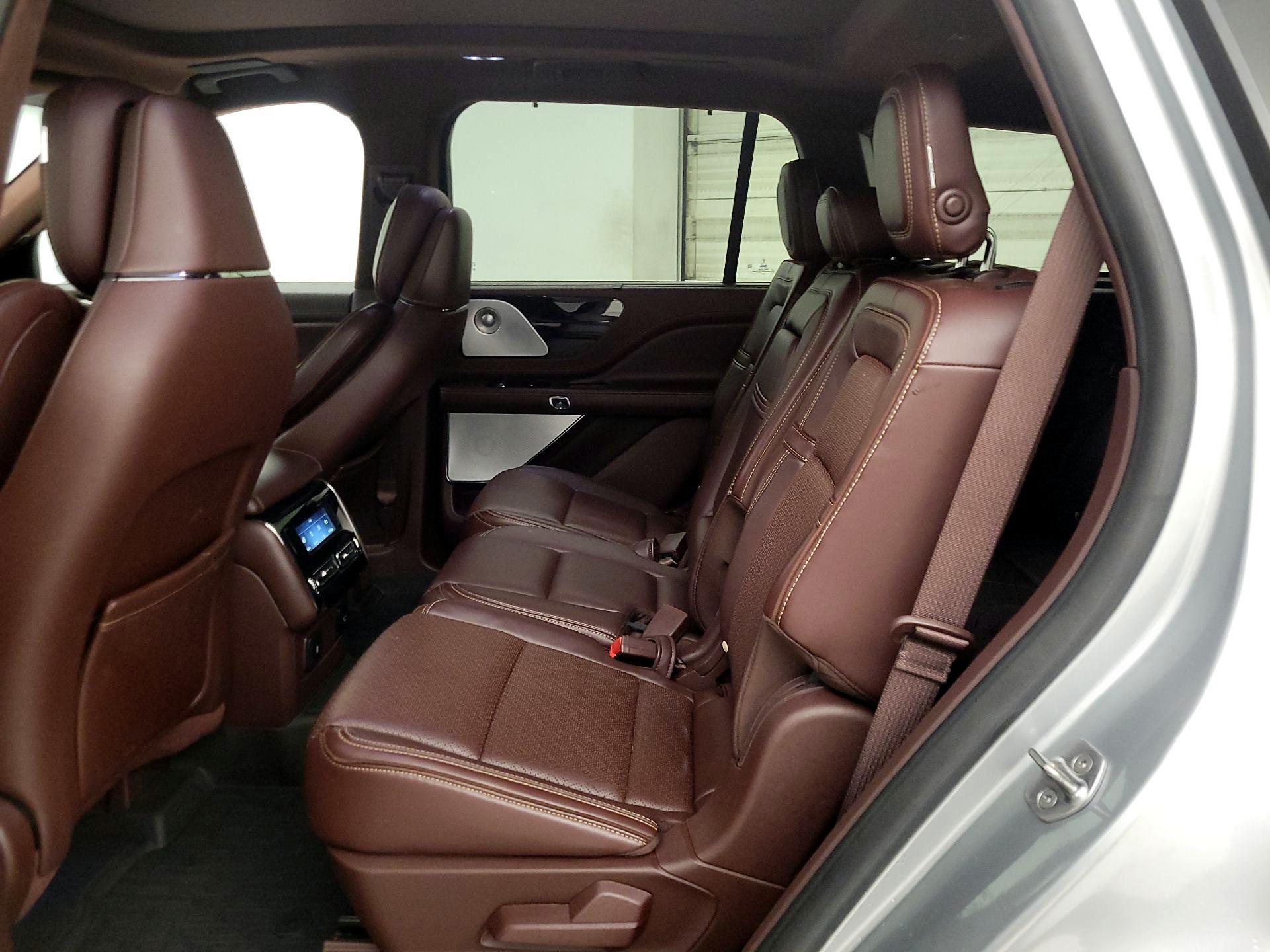 Thumbnail: 2020 Lincoln Aviator - 20