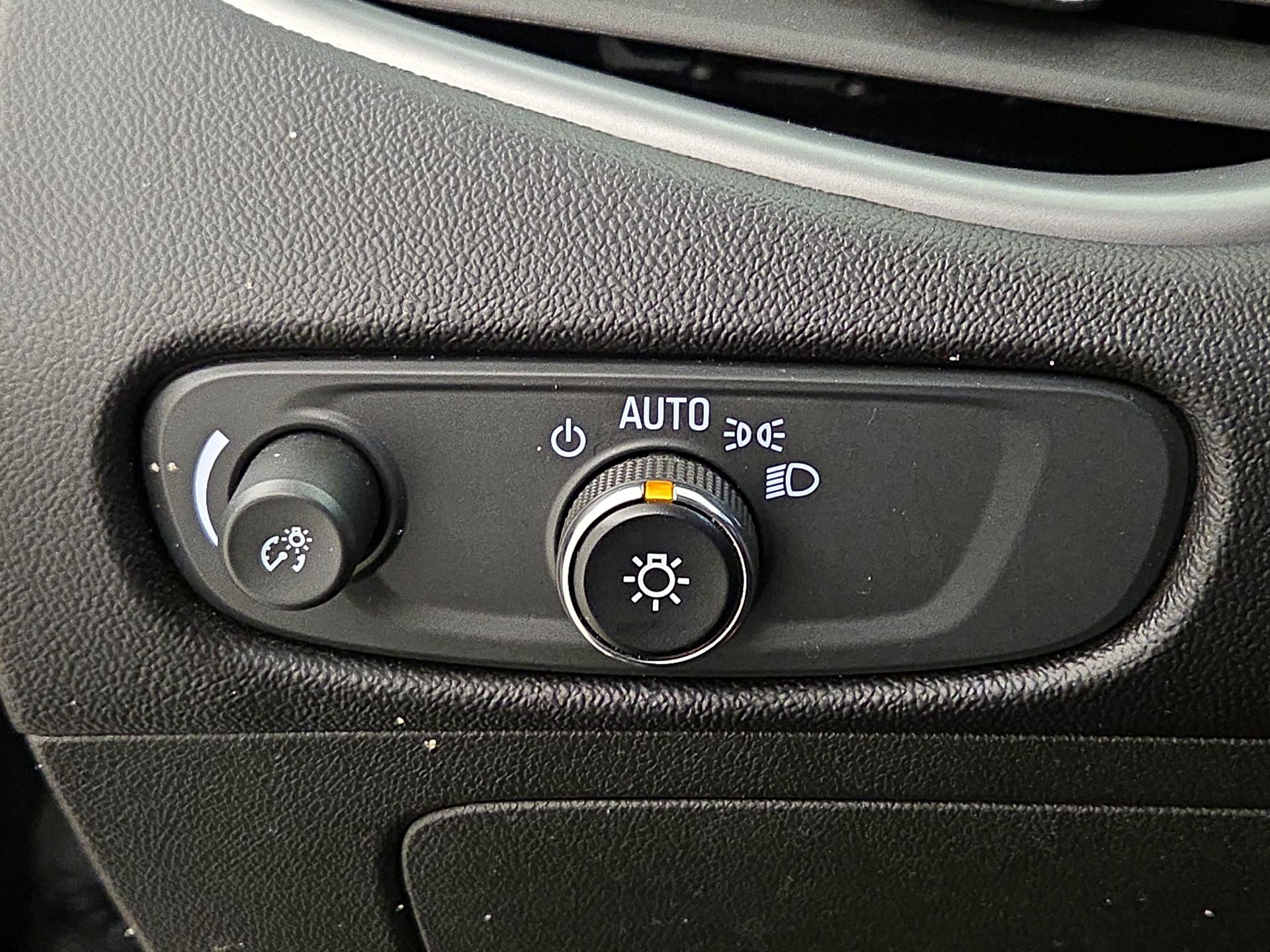 Thumbnail: 2023 Chevrolet Malibu - 13