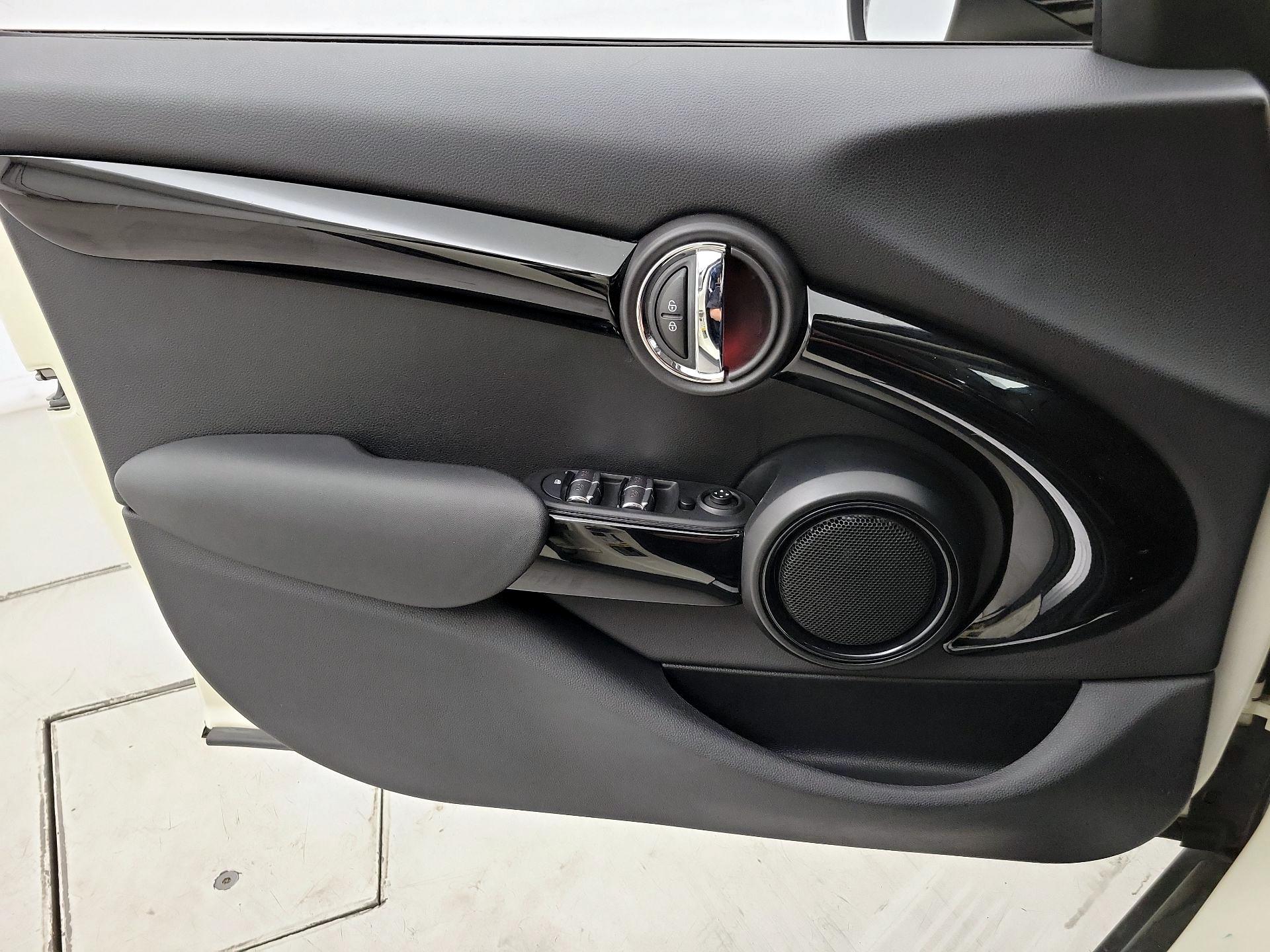 Thumbnail: 2021 MINI Cooper Hardtop - 12