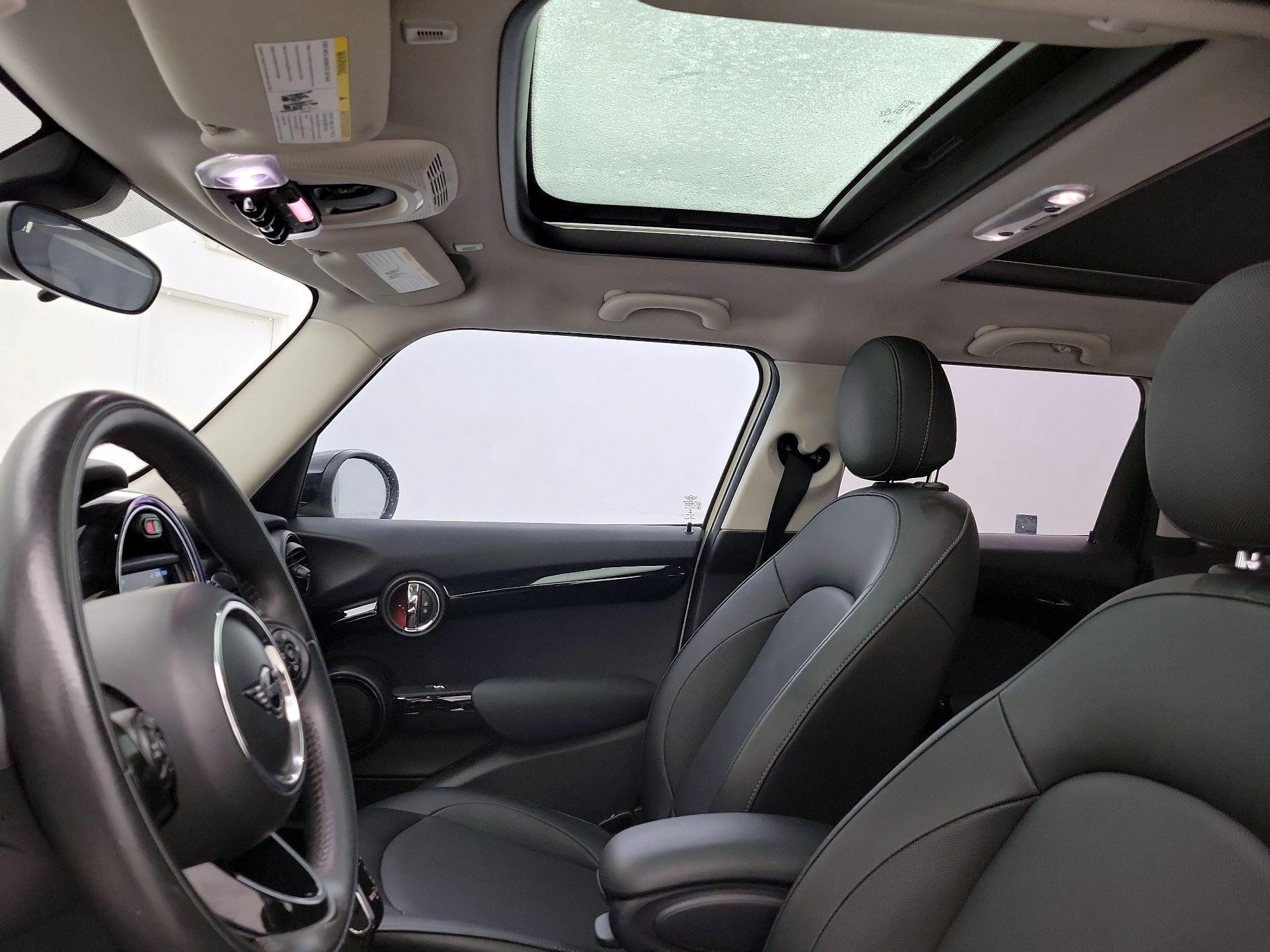 Thumbnail: 2021 MINI Cooper Hardtop - 19