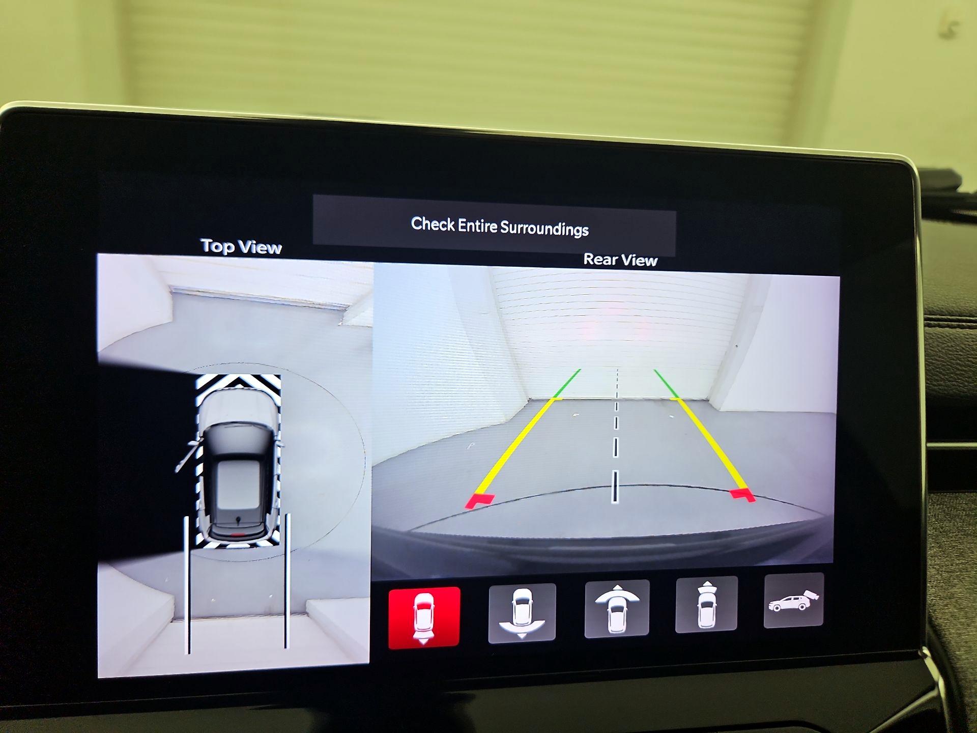 Thumbnail: 2022 Jeep Compass - 14