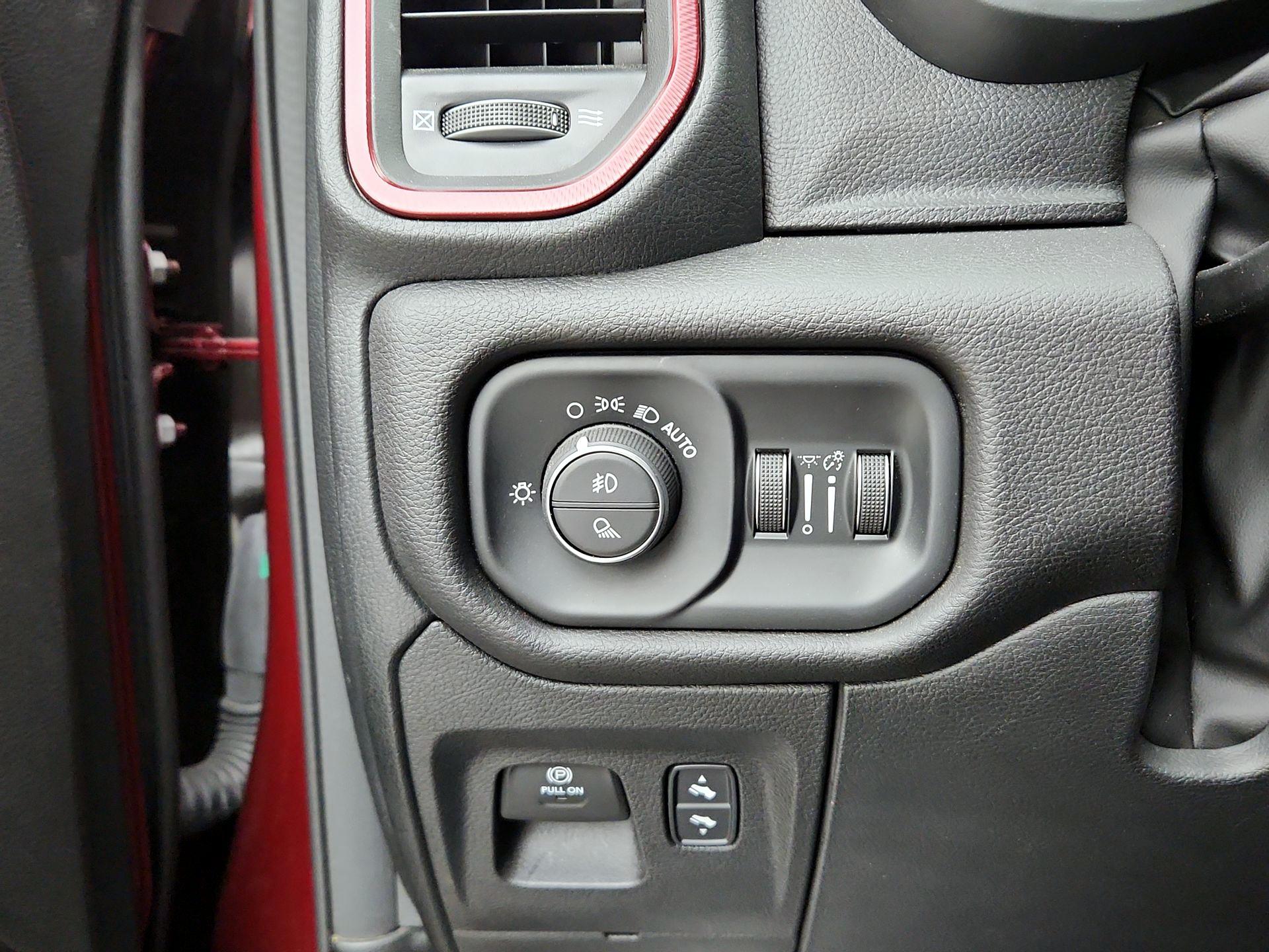 Thumbnail: 2025 RAM 1500 - 13