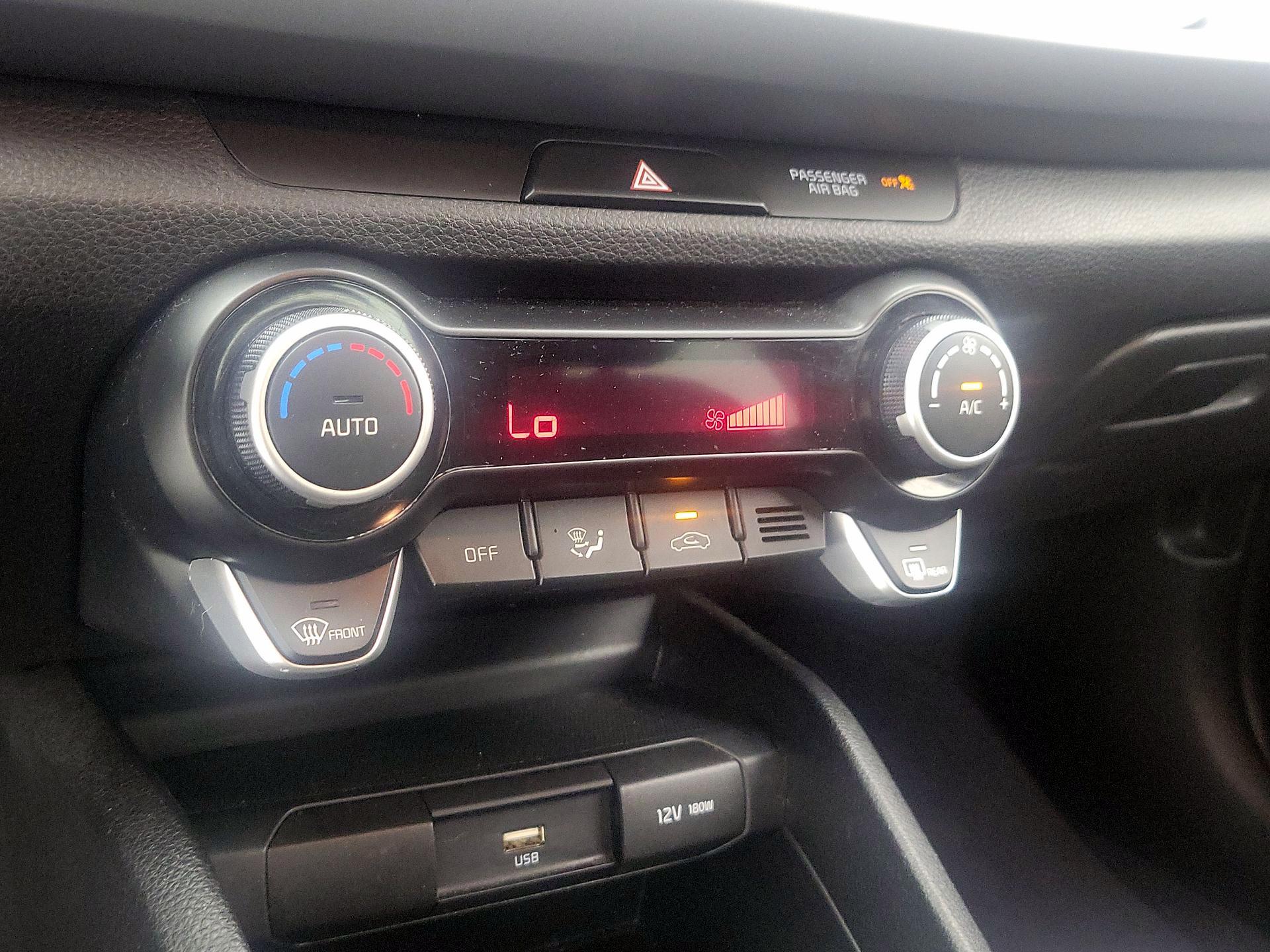 Thumbnail: 2023 Kia Rio - 16