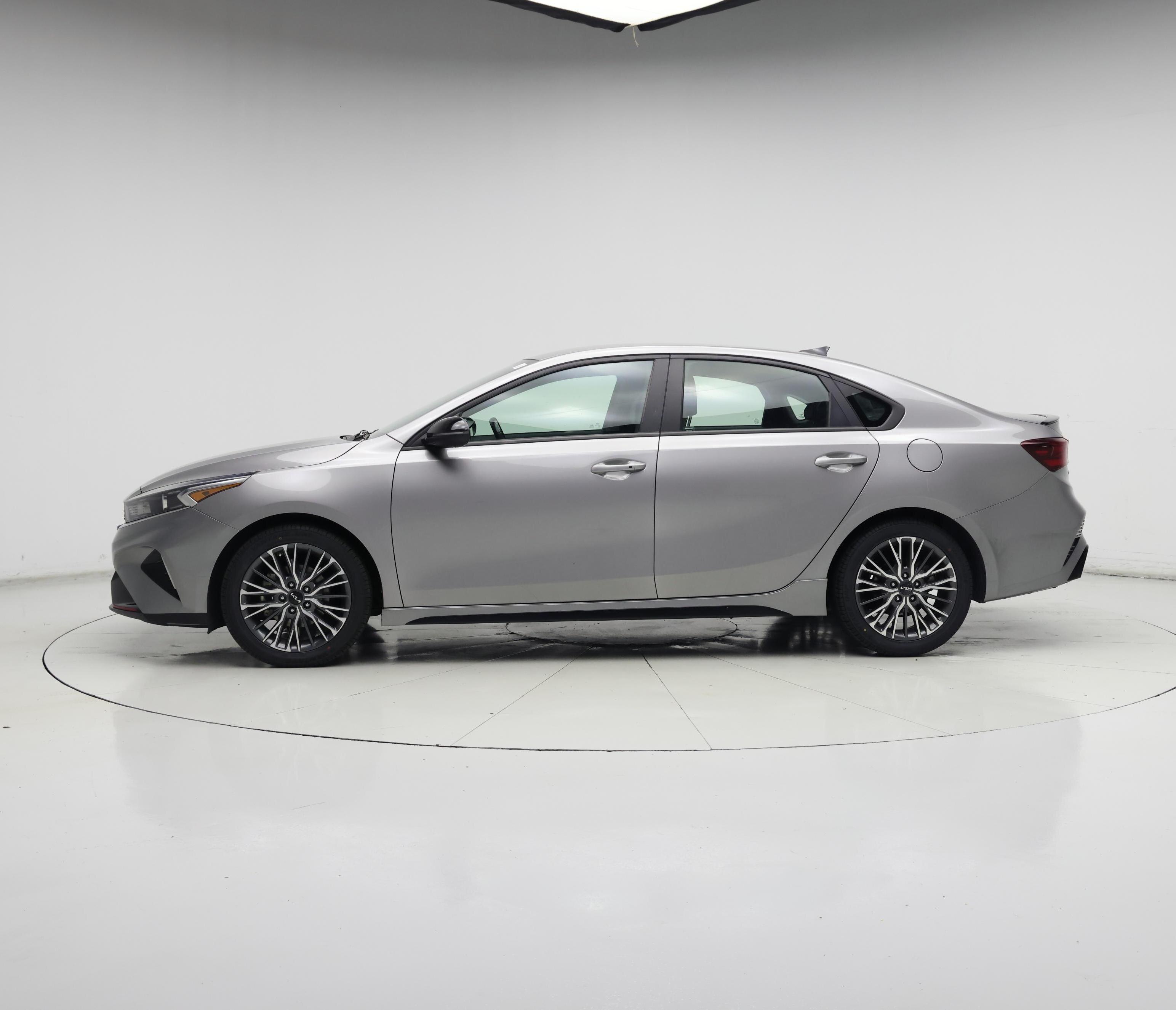 Thumbnail: 2023 Kia Forte - 3